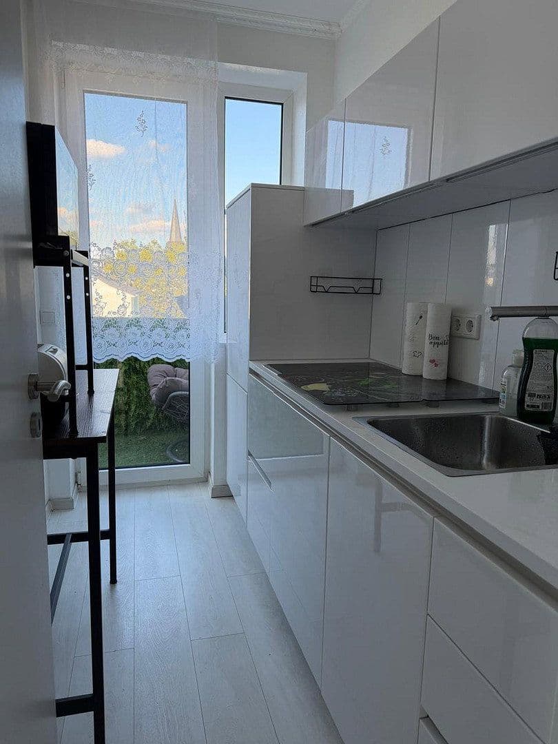 Pronájem bytu 2+1 58 m², Düsseldorf, Severní Porýní-Vestfálsko Pronájem bytu 2+1 58 m², Düsseldorf, Severní Porýní-Vestfálsko