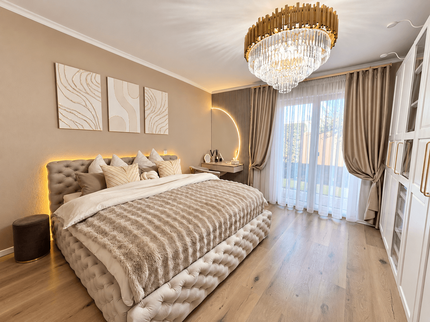 Prodej domu 146 m², pozemek 538 m², Laupheim, Bádensko-Württembersko Prodej domu 146 m², pozemek 538 m², Laupheim, Bádensko-Württembersko