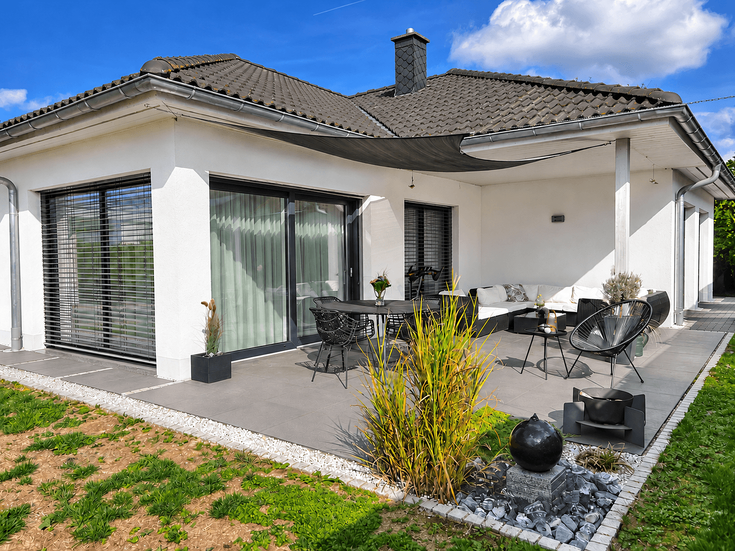 Prodej domu 146 m², pozemek 538 m², Laupheim, Bádensko-Württembersko Prodej domu 146 m², pozemek 538 m², Laupheim, Bádensko-Württembersko