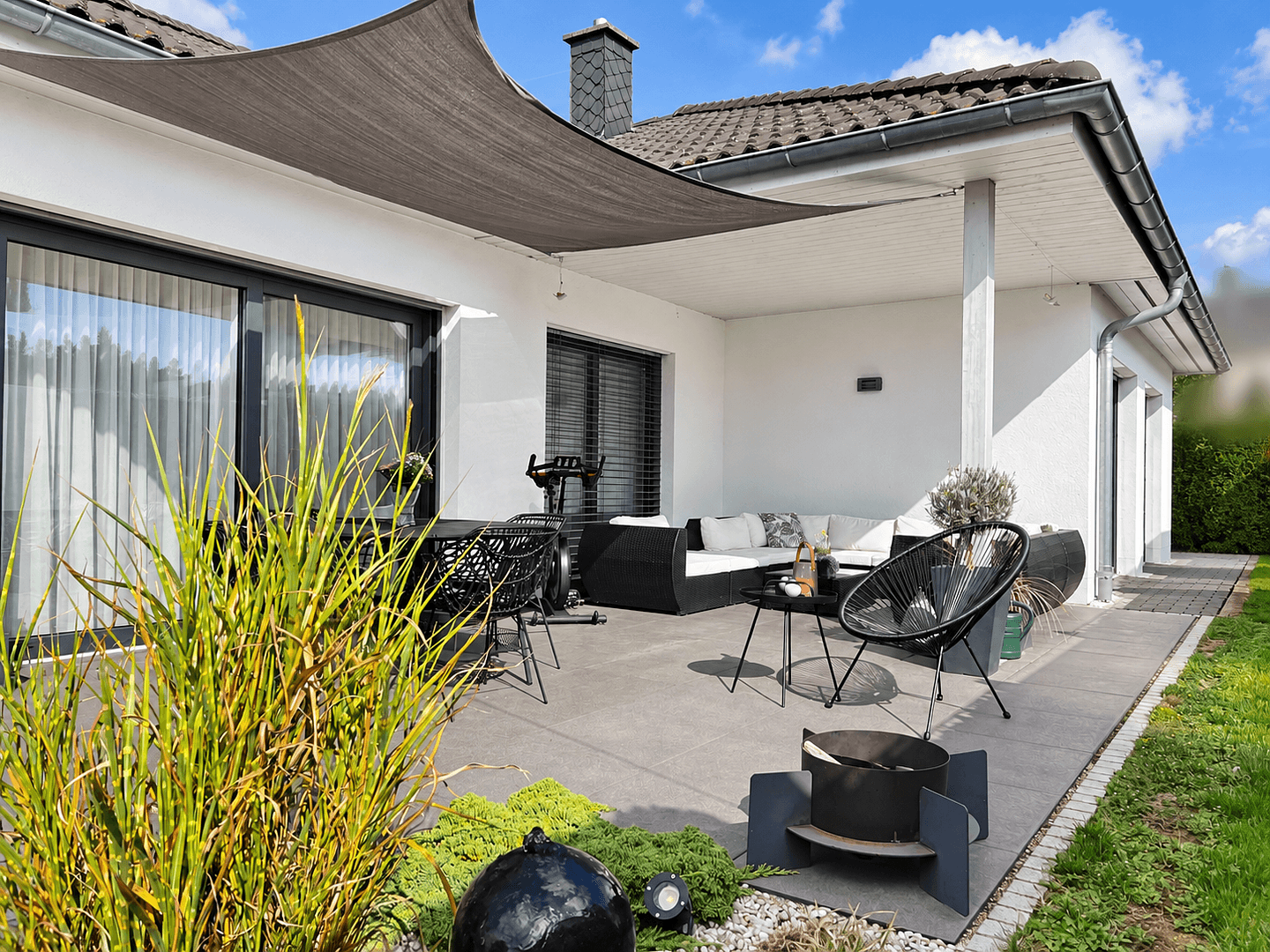 Prodej domu 146 m², pozemek 538 m², Laupheim, Bádensko-Württembersko Prodej domu 146 m², pozemek 538 m², Laupheim, Bádensko-Württembersko