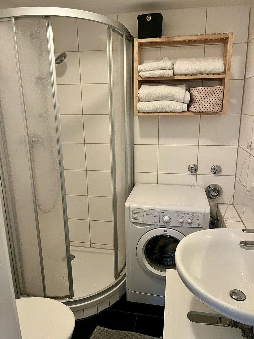 Prodej bytu 1+1 33 m², Köln, Severní Porýní-Vestfálsko Prodej bytu 1+1 33 m², Köln, Severní Porýní-Vestfálsko