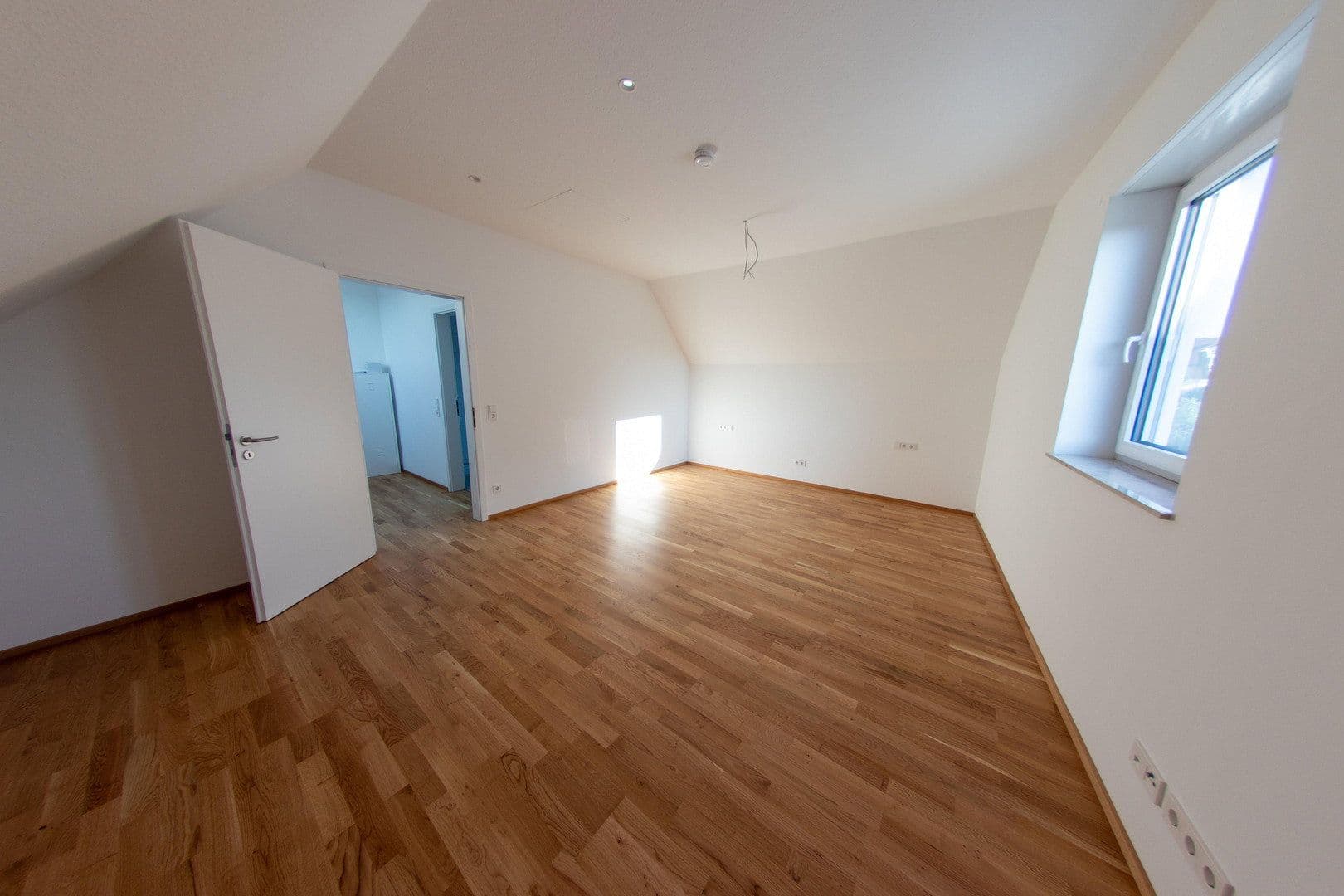 Pronájem bytu 3+1 116 m², Bietigheim-Bissingen, Bádensko-Württembersko Pronájem bytu 3+1 116 m², Bietigheim-Bissingen, Bádensko-Württembersko