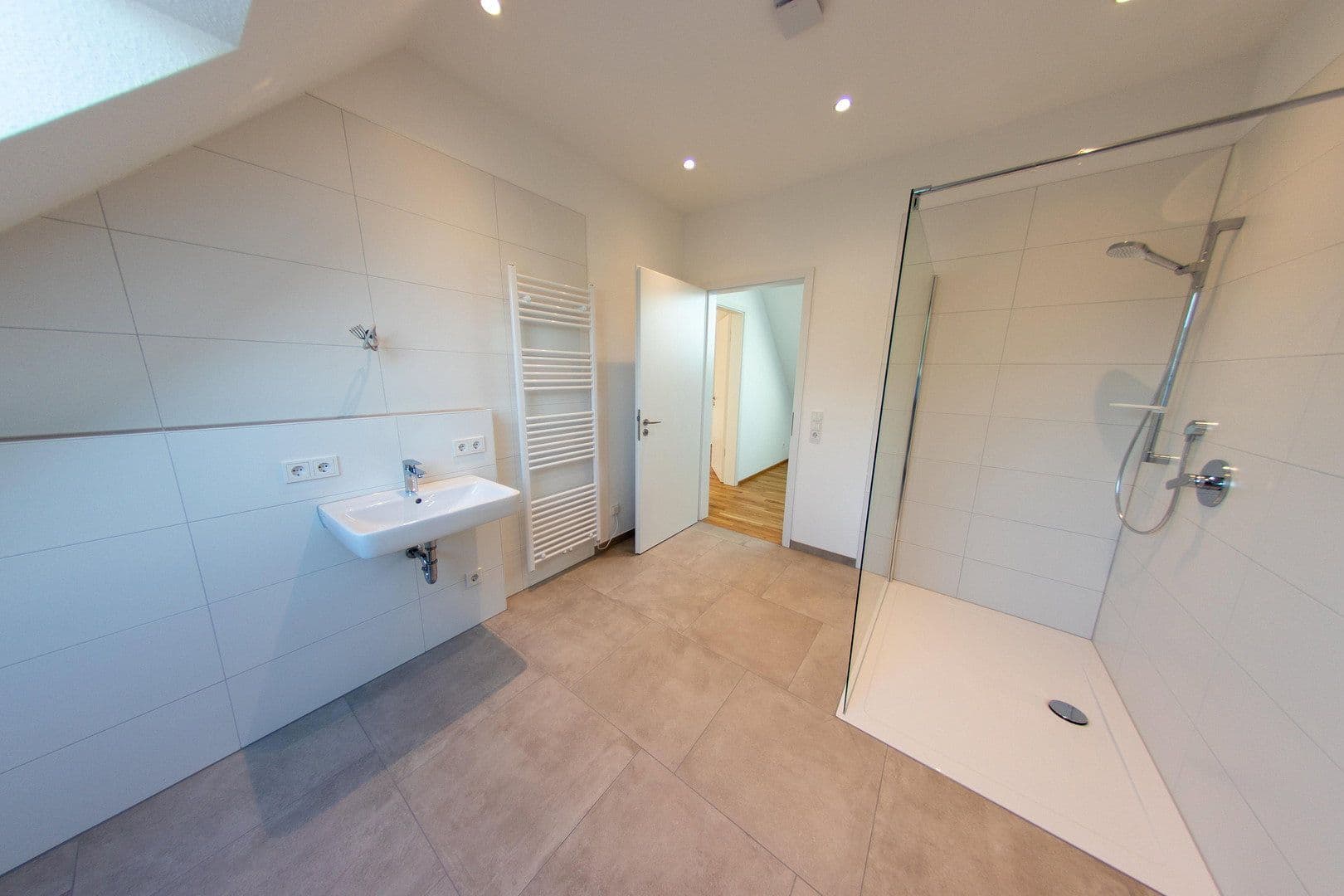 Pronájem bytu 3+1 116 m², Bietigheim-Bissingen, Bádensko-Württembersko Pronájem bytu 3+1 116 m², Bietigheim-Bissingen, Bádensko-Württembersko