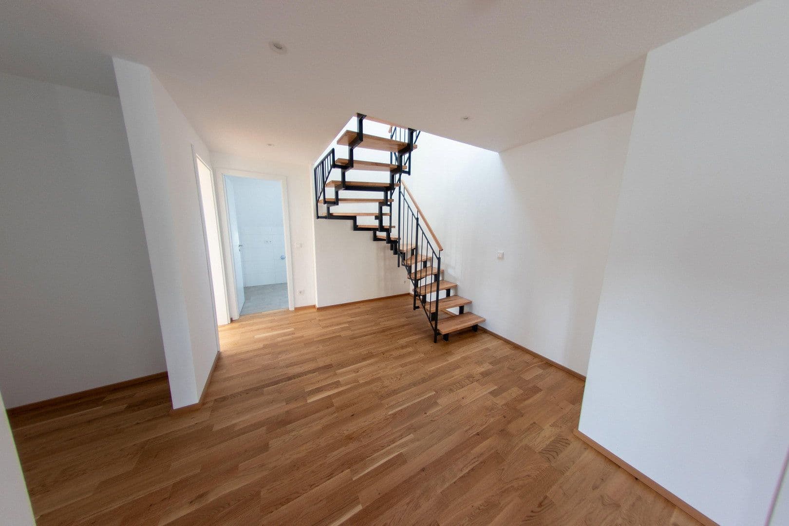 Pronájem bytu 3+1 116 m², Bietigheim-Bissingen, Bádensko-Württembersko Pronájem bytu 3+1 116 m², Bietigheim-Bissingen, Bádensko-Württembersko