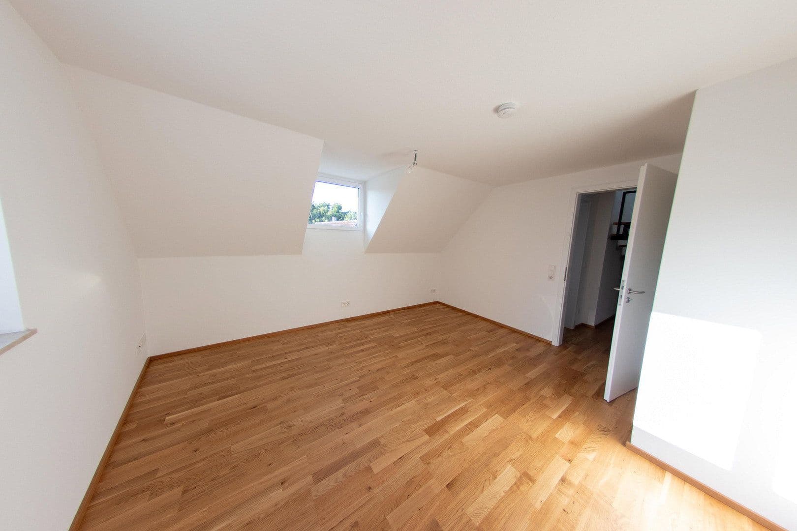 Pronájem bytu 3+1 116 m², Bietigheim-Bissingen, Bádensko-Württembersko Pronájem bytu 3+1 116 m², Bietigheim-Bissingen, Bádensko-Württembersko