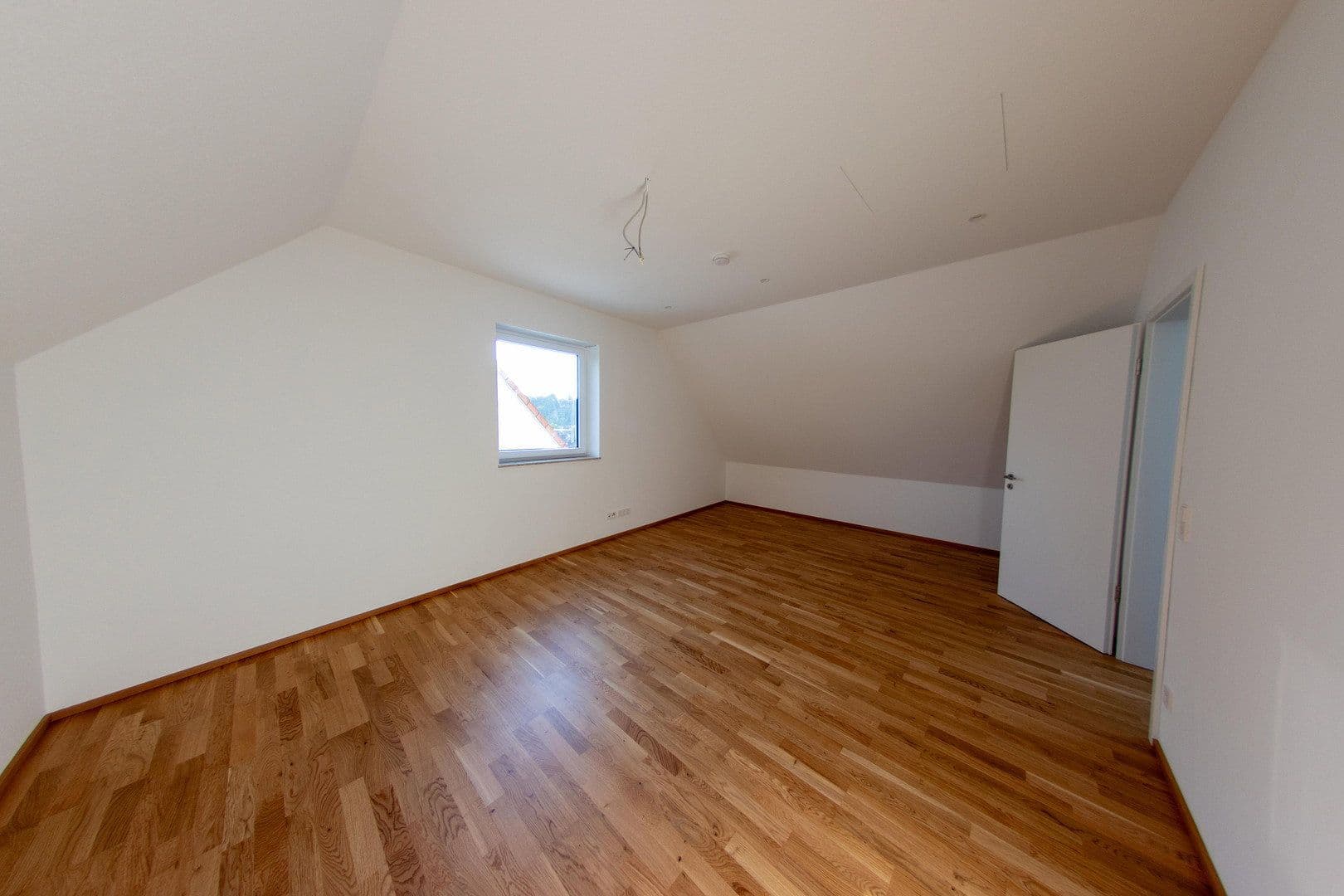 Pronájem bytu 3+1 116 m², Bietigheim-Bissingen, Bádensko-Württembersko Pronájem bytu 3+1 116 m², Bietigheim-Bissingen, Bádensko-Württembersko