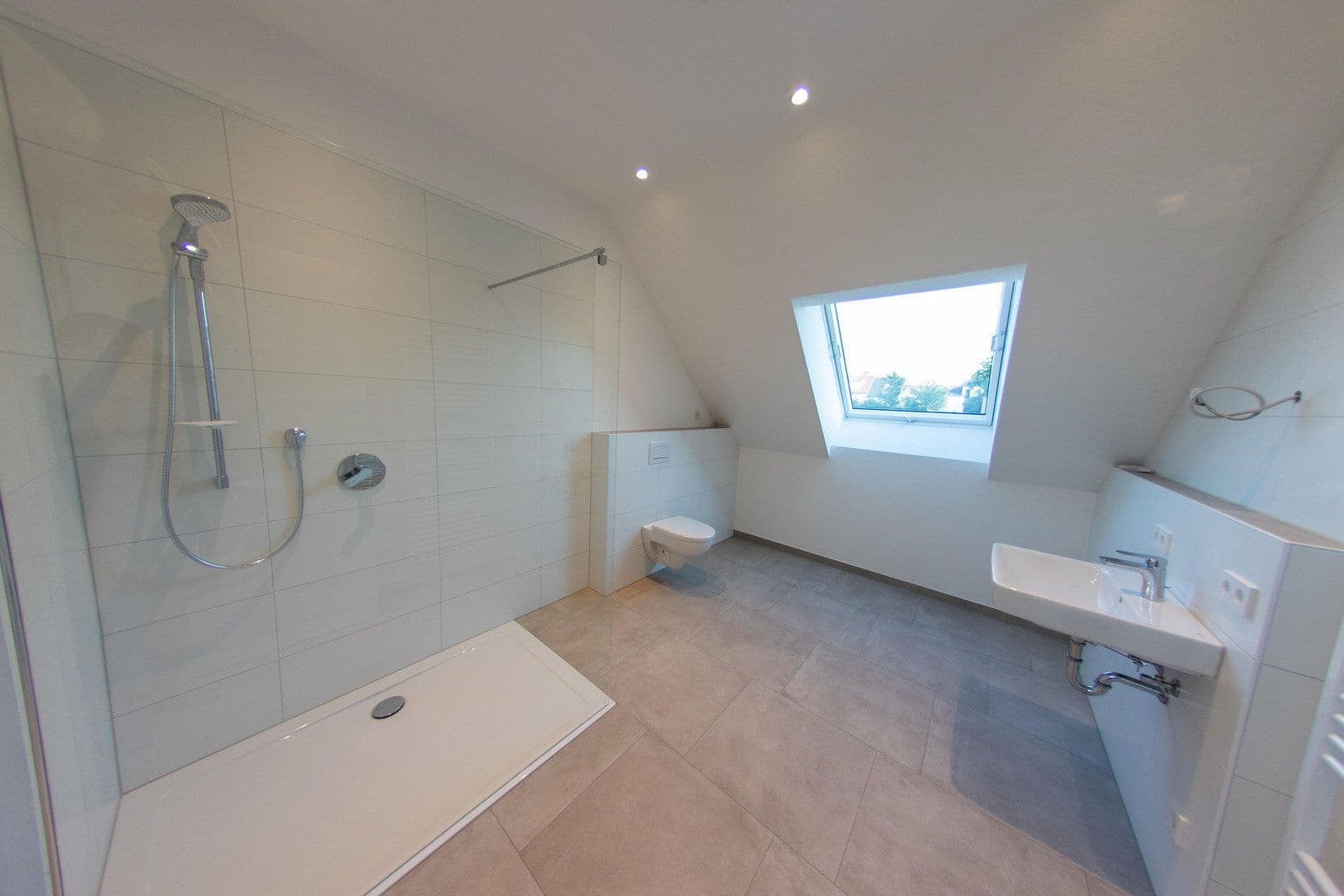 Pronájem bytu 3+1 116 m², Bietigheim-Bissingen, Bádensko-Württembersko Pronájem bytu 3+1 116 m², Bietigheim-Bissingen, Bádensko-Württembersko