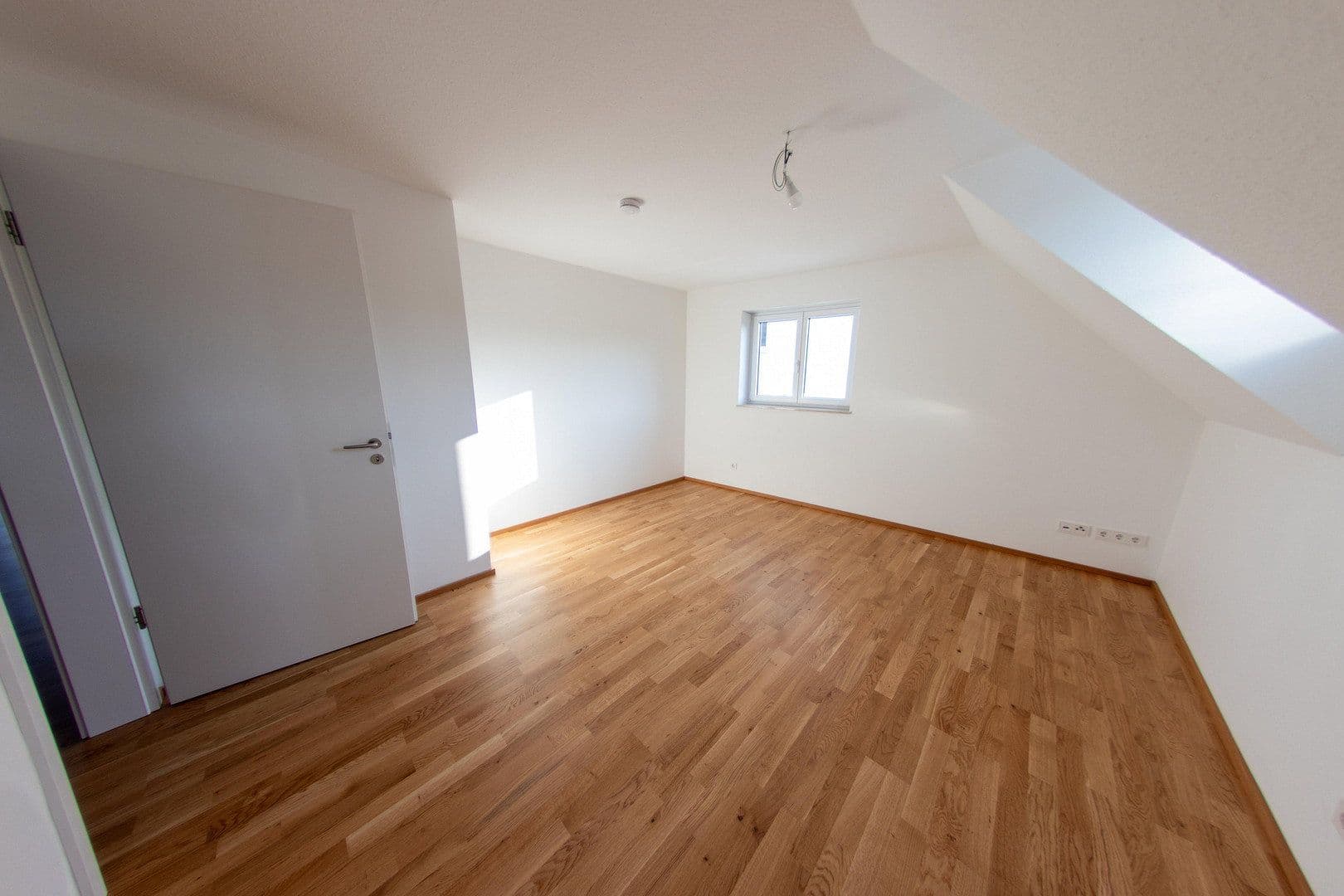 Pronájem bytu 3+1 116 m², Bietigheim-Bissingen, Bádensko-Württembersko Pronájem bytu 3+1 116 m², Bietigheim-Bissingen, Bádensko-Württembersko