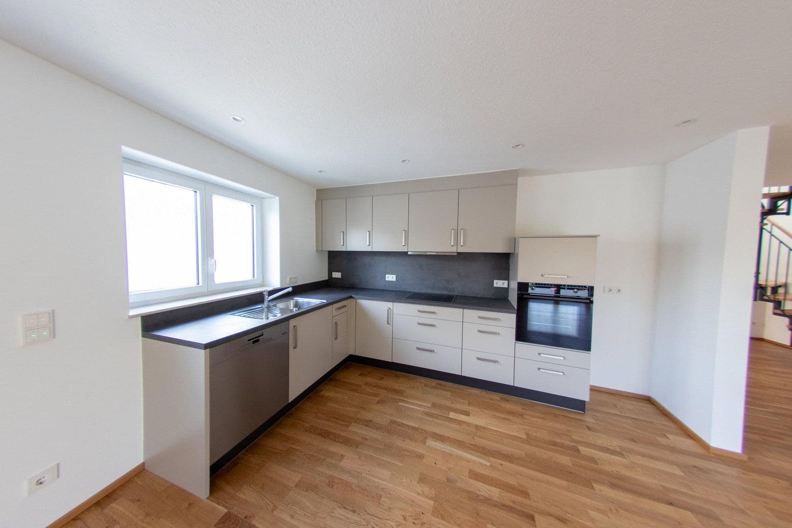 Pronájem bytu 3+1 116 m², Bietigheim-Bissingen, Bádensko-Württembersko Pronájem bytu 3+1 116 m², Bietigheim-Bissingen, Bádensko-Württembersko
