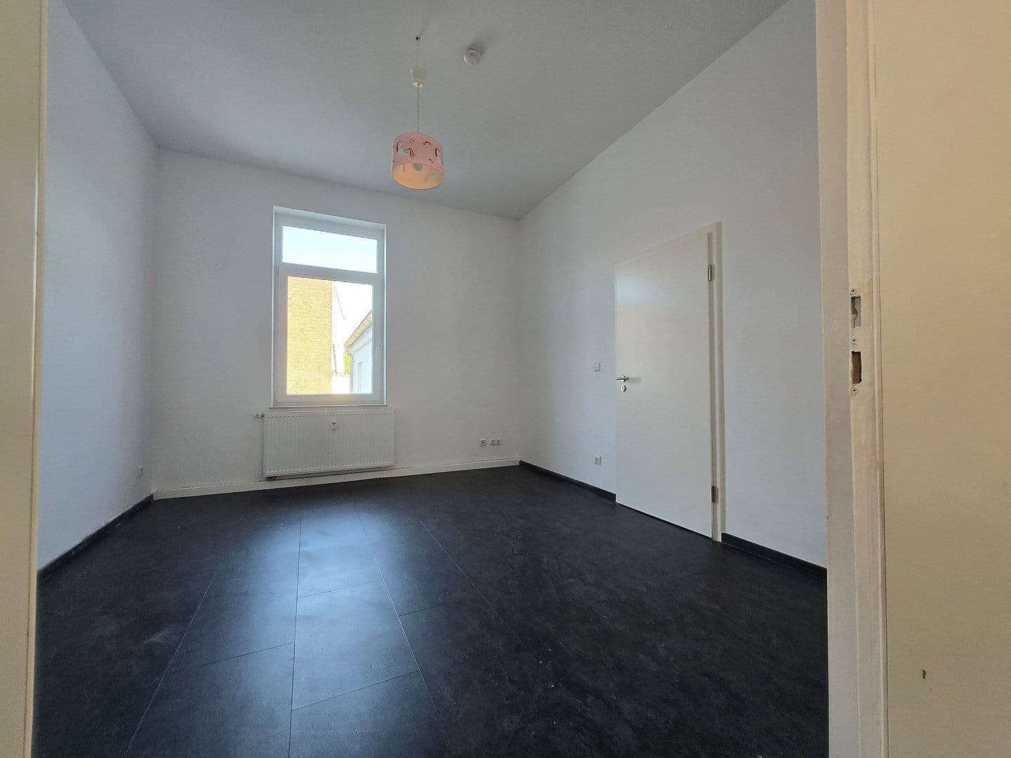 Pronájem bytu 3+1 95 m², Augustastraße 41-43, Duisburg Alt-Homberg, Severní Porýní-Vestfálsko Pronájem bytu 3+1 95 m², Augustastraße 41-43, Duisburg Alt-Homberg, Severní Porýní-Vestfálsko