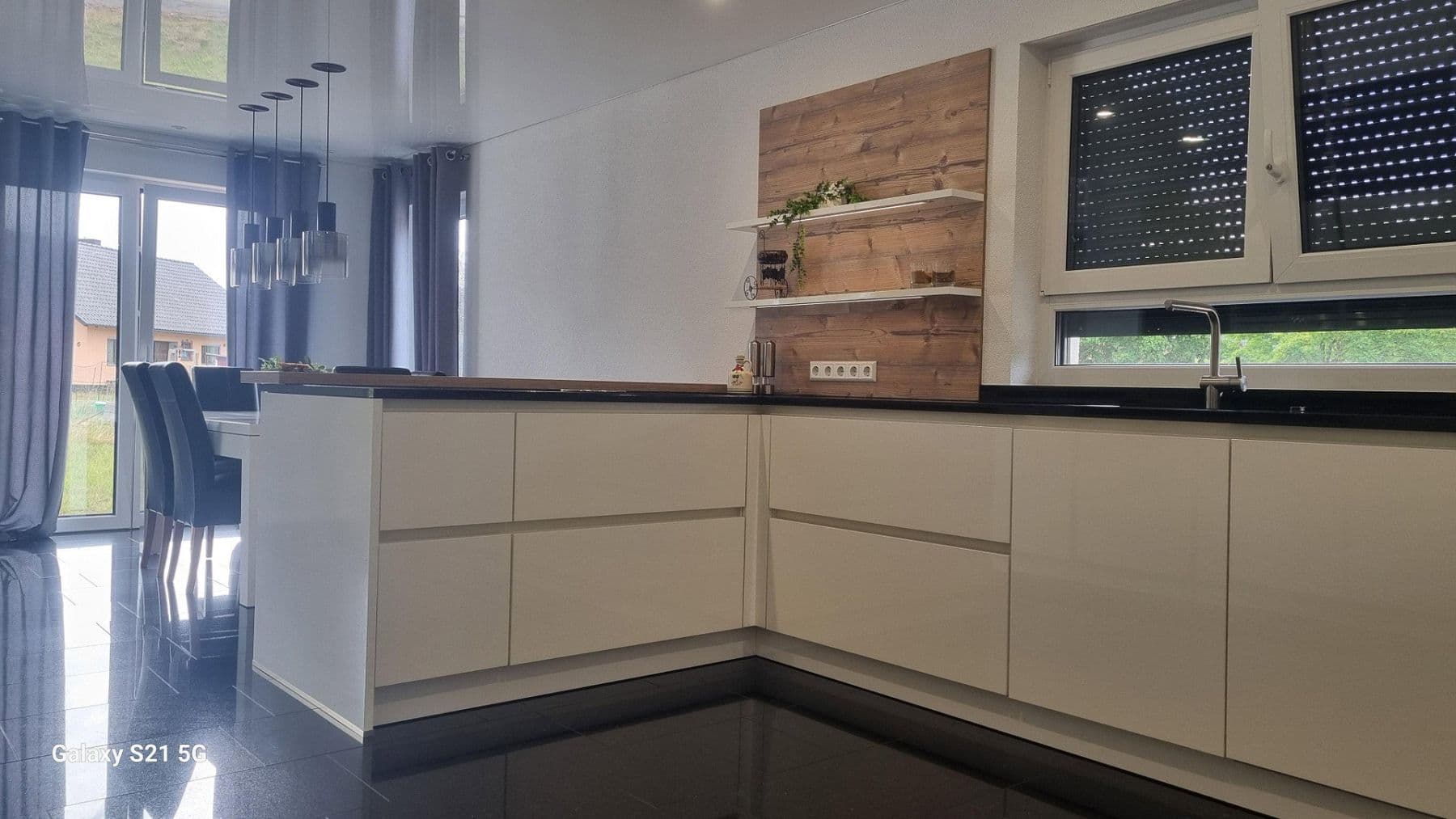 Prodej domu 250 m², pozemek 517 m², Bisingen, Bádensko-Württembersko Prodej domu 250 m², pozemek 517 m², Bisingen, Bádensko-Württembersko