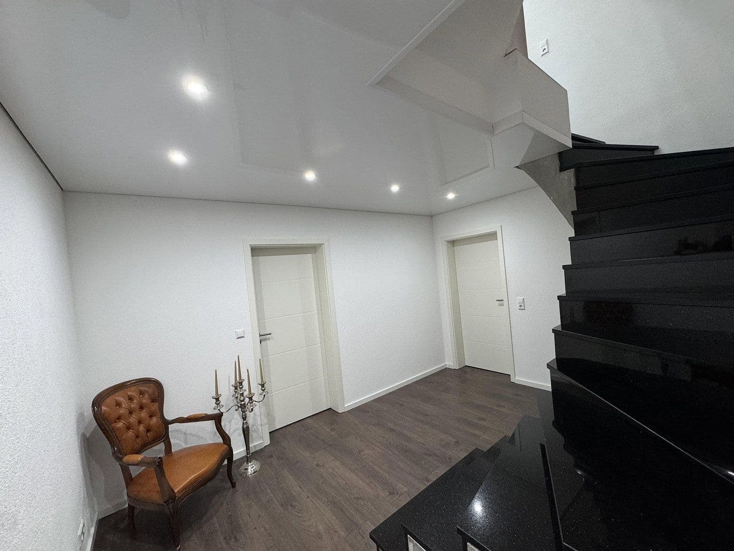 Prodej domu 250 m², pozemek 517 m², Bisingen, Bádensko-Württembersko Prodej domu 250 m², pozemek 517 m², Bisingen, Bádensko-Württembersko