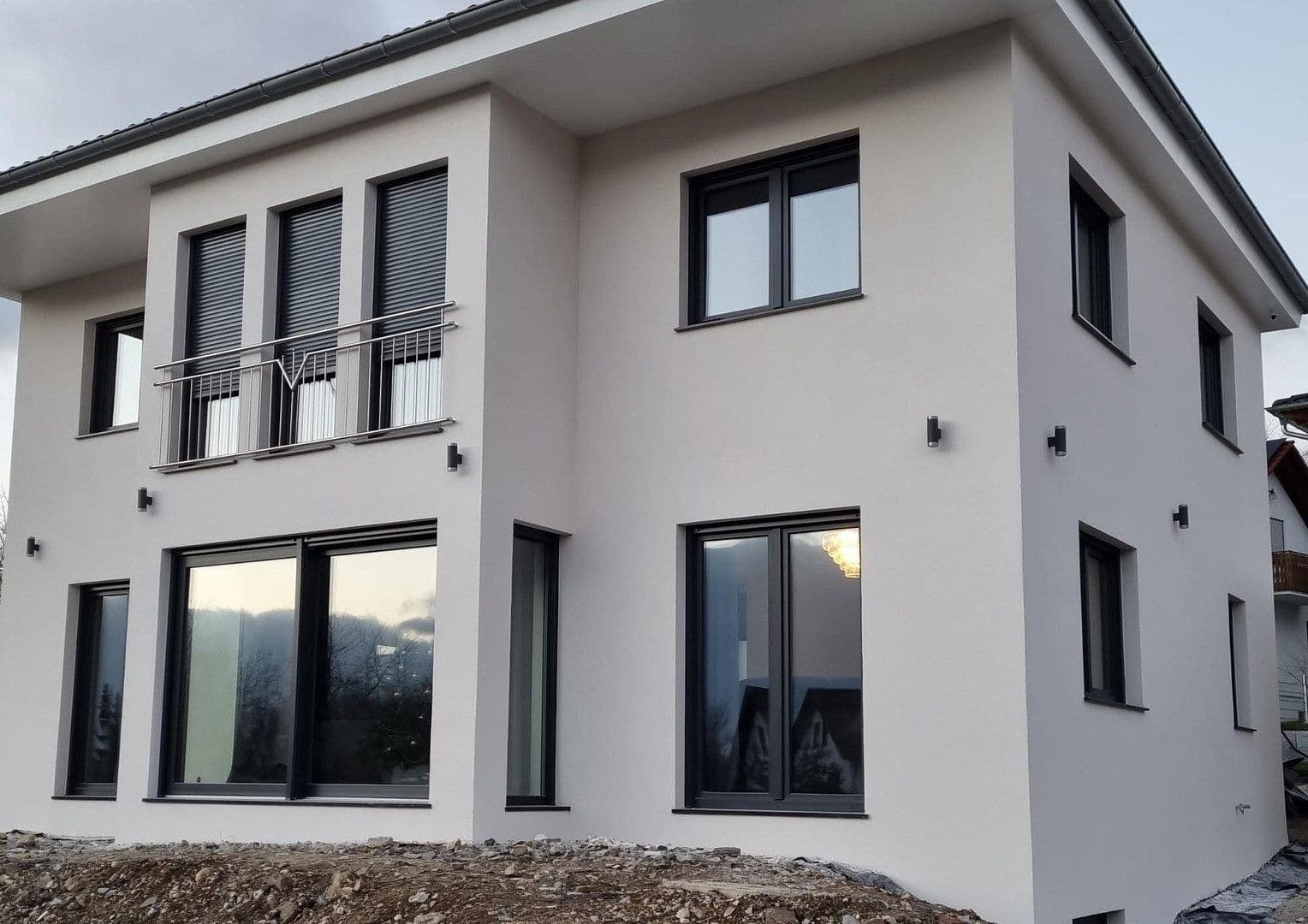 Prodej domu 250 m², pozemek 517 m², Bisingen, Bádensko-Württembersko Prodej domu 250 m², pozemek 517 m², Bisingen, Bádensko-Württembersko