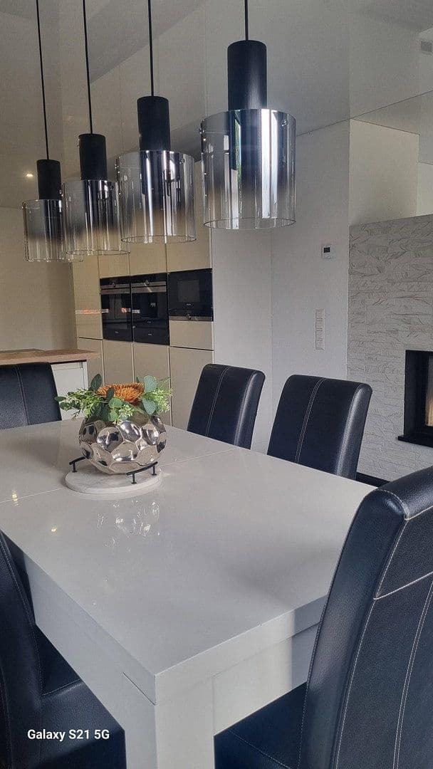 Prodej domu 250 m², pozemek 517 m², Bisingen, Bádensko-Württembersko Prodej domu 250 m², pozemek 517 m², Bisingen, Bádensko-Württembersko