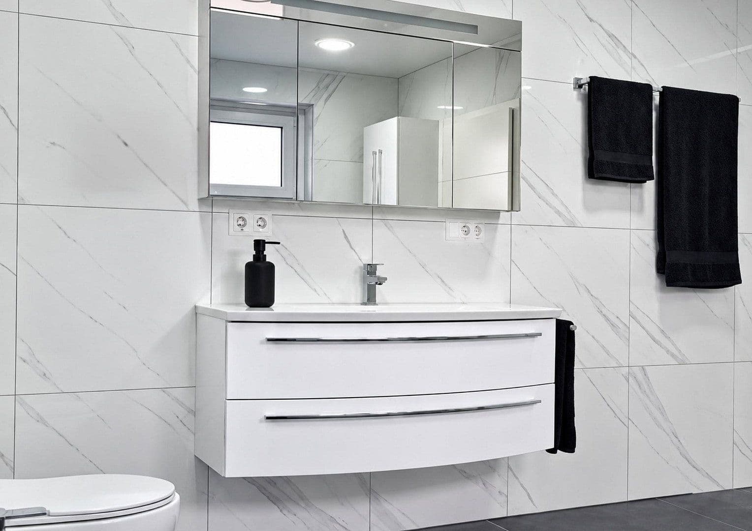 Prodej domu 250 m², pozemek 517 m², Bisingen, Bádensko-Württembersko Prodej domu 250 m², pozemek 517 m², Bisingen, Bádensko-Württembersko