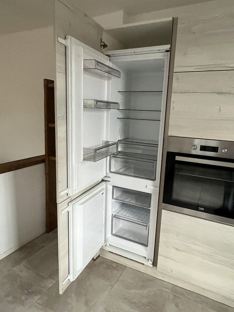 Pronájem domu 146 m², pozemek 250 m², Pirnaer Landstraße 183 (Hinterhaus), Dresden, Sasko Pronájem domu 146 m², pozemek 250 m², Pirnaer Landstraße 183 (Hinterhaus), Dresden, Sasko
