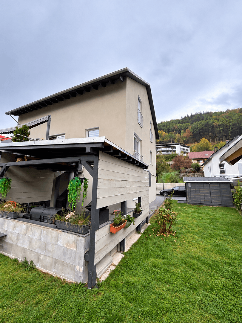 Prodej domu 248 m², pozemek 503 m², Elzach, Bádensko-Württembersko Prodej domu 248 m², pozemek 503 m², Elzach, Bádensko-Württembersko