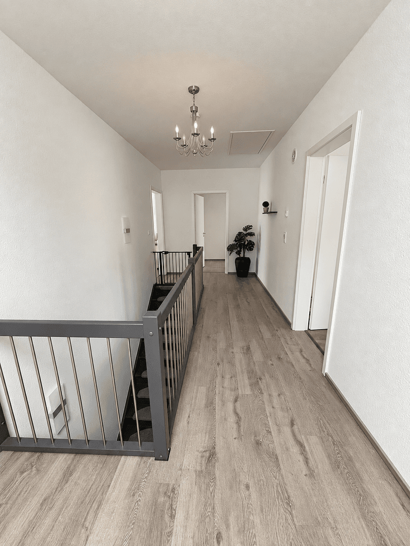 Prodej domu 248 m², pozemek 503 m², Elzach, Bádensko-Württembersko Prodej domu 248 m², pozemek 503 m², Elzach, Bádensko-Württembersko