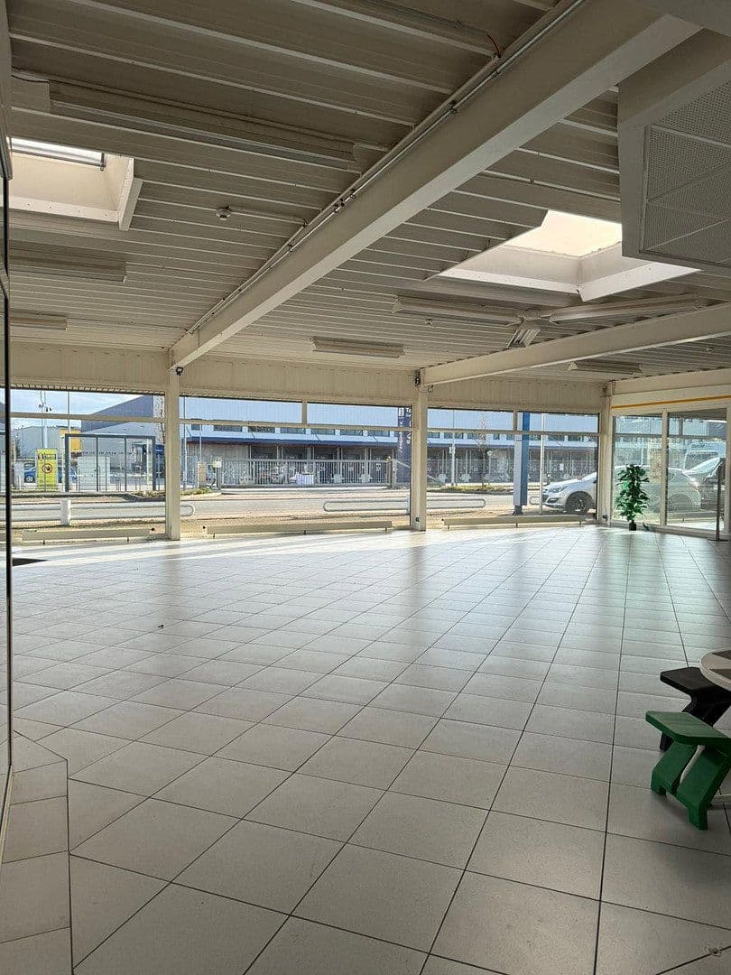 Pronájem nebytového prostoru 1.400 m², Lessingstraße 73, Neu Wulmstorf, Dolní Sasko Pronájem nebytového prostoru 1.400 m², Lessingstraße 73, Neu Wulmstorf, Dolní Sasko
