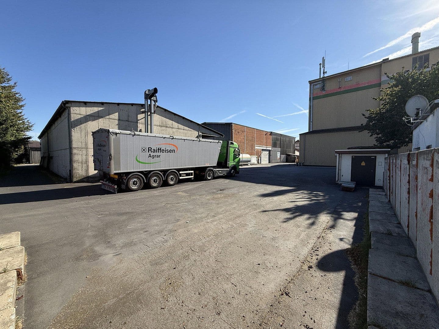 Prodej nebytového prostoru 4.281 m², Besser Straße 26, Gudensberg, Hessen Prodej nebytového prostoru 4.281 m², Besser Straße 26, Gudensberg, Hessen