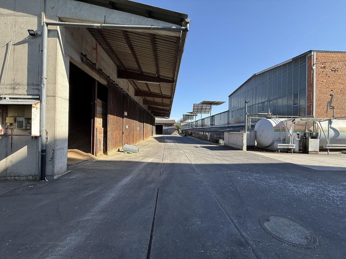 Prodej nebytového prostoru 4.281 m², Besser Straße 26, Gudensberg, Hessen Prodej nebytového prostoru 4.281 m², Besser Straße 26, Gudensberg, Hessen