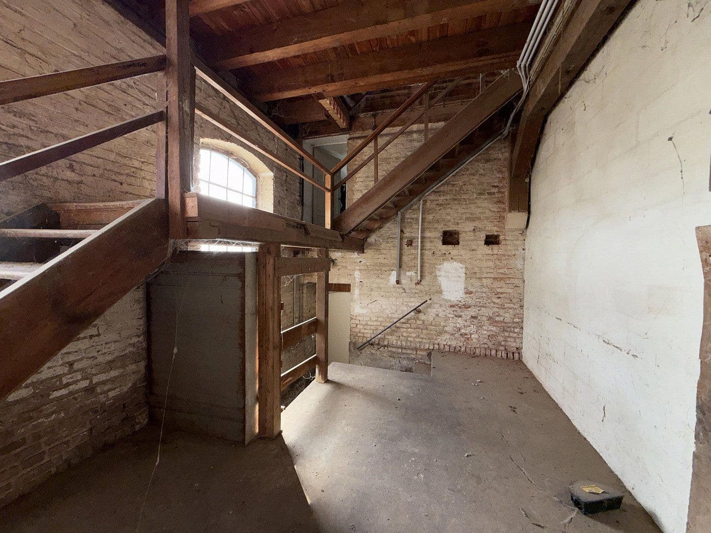 Prodej nebytového prostoru 9.768 m², Bahnhofstraße 29, Edertal, Hessen Prodej nebytového prostoru 9.768 m², Bahnhofstraße 29, Edertal, Hessen