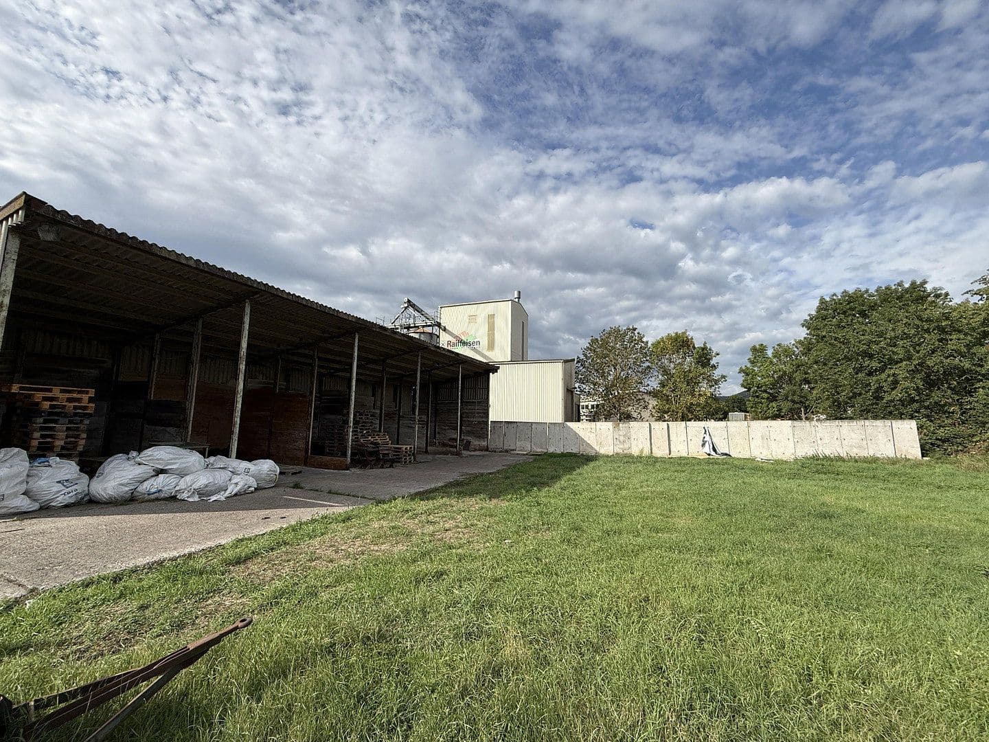 Prodej nebytového prostoru 9.768 m², Bahnhofstraße 29, Edertal, Hessen Prodej nebytového prostoru 9.768 m², Bahnhofstraße 29, Edertal, Hessen