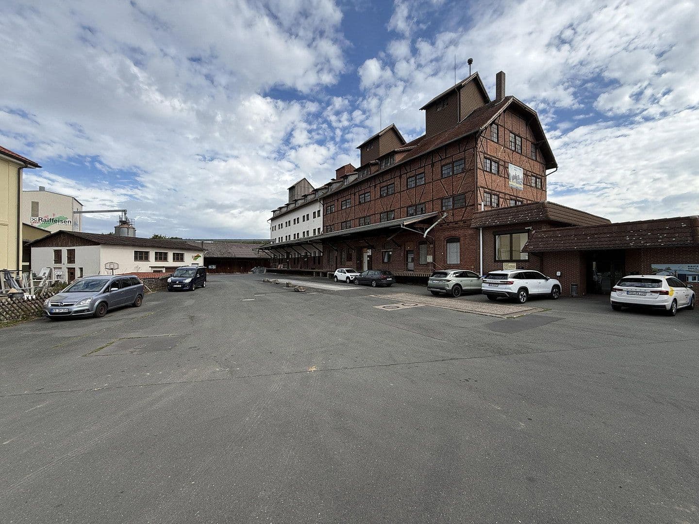 Prodej nebytového prostoru 9.768 m², Bahnhofstraße 29, Edertal, Hessen Prodej nebytového prostoru 9.768 m², Bahnhofstraße 29, Edertal, Hessen
