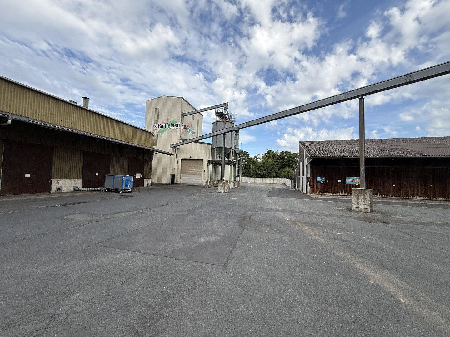 Prodej nebytového prostoru 9.768 m², Bahnhofstraße 29, Edertal, Hessen Prodej nebytového prostoru 9.768 m², Bahnhofstraße 29, Edertal, Hessen