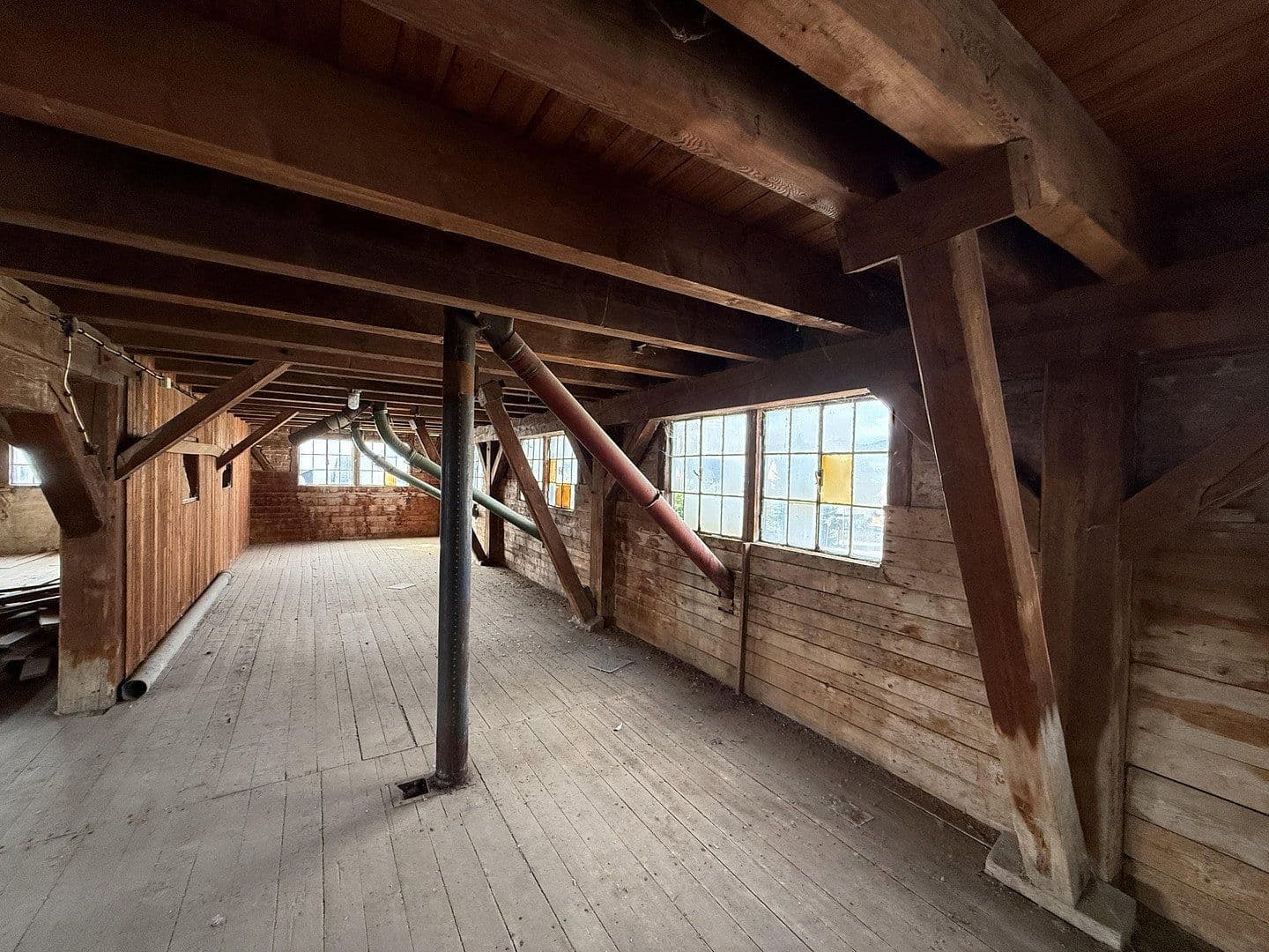 Prodej nebytového prostoru 9.768 m², Bahnhofstraße 29, Edertal, Hessen Prodej nebytového prostoru 9.768 m², Bahnhofstraße 29, Edertal, Hessen