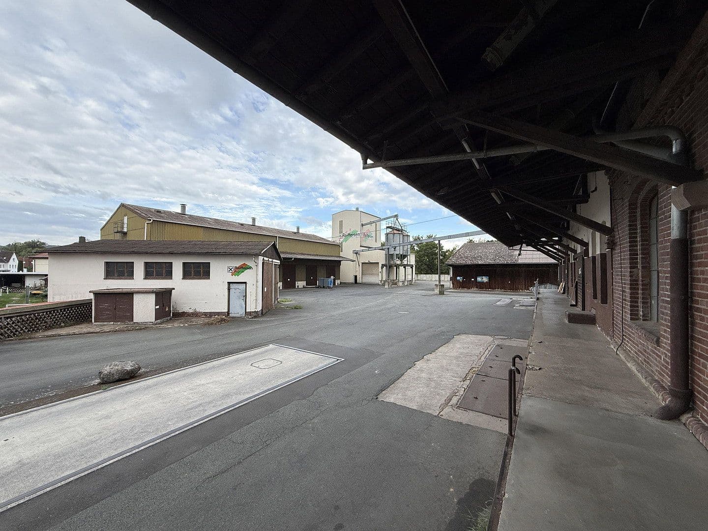 Prodej nebytového prostoru 9.768 m², Bahnhofstraße 29, Edertal, Hessen Prodej nebytového prostoru 9.768 m², Bahnhofstraße 29, Edertal, Hessen