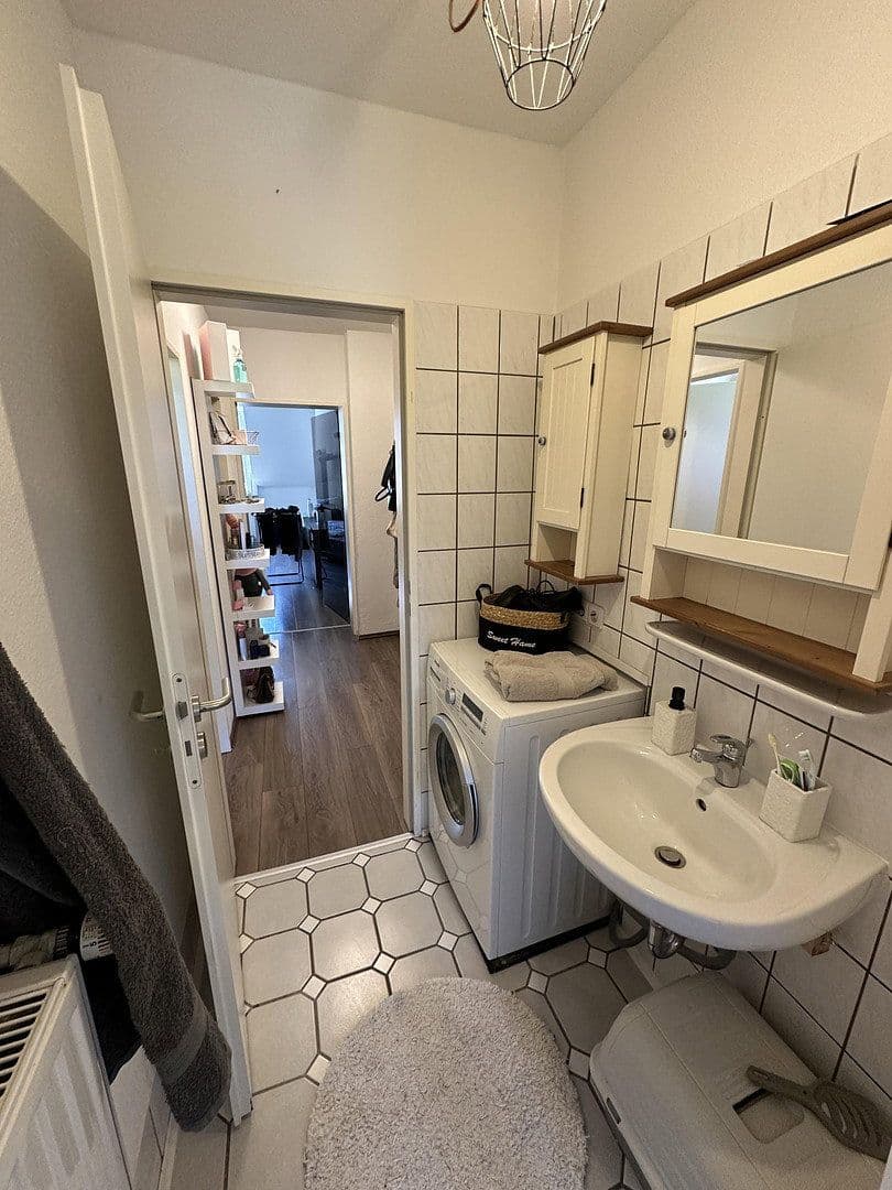 Pronájem bytu 2+1 40 m², Melbeckstr. 18, Solingen, Severní Porýní-Vestfálsko Pronájem bytu 2+1 40 m², Melbeckstr. 18, Solingen, Severní Porýní-Vestfálsko