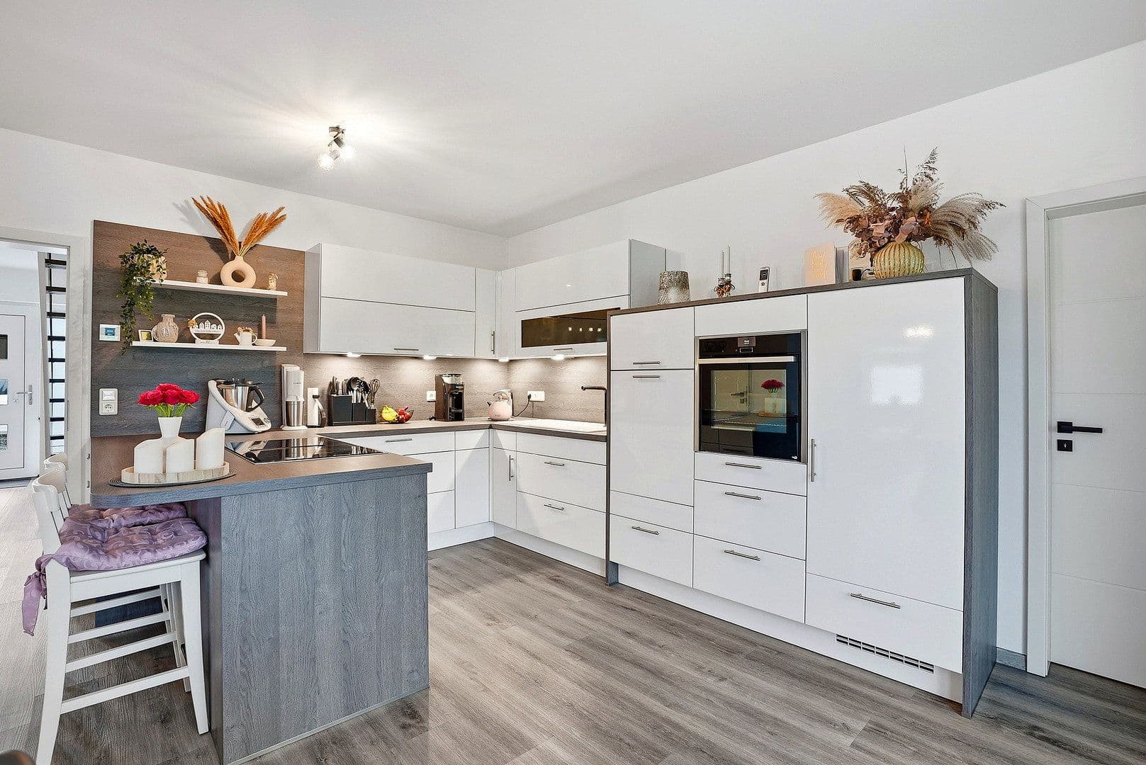 Prodej domu 193 m², pozemek 2.100 m², Westerholt, Dolní Sasko Prodej domu 193 m², pozemek 2.100 m², Westerholt, Dolní Sasko