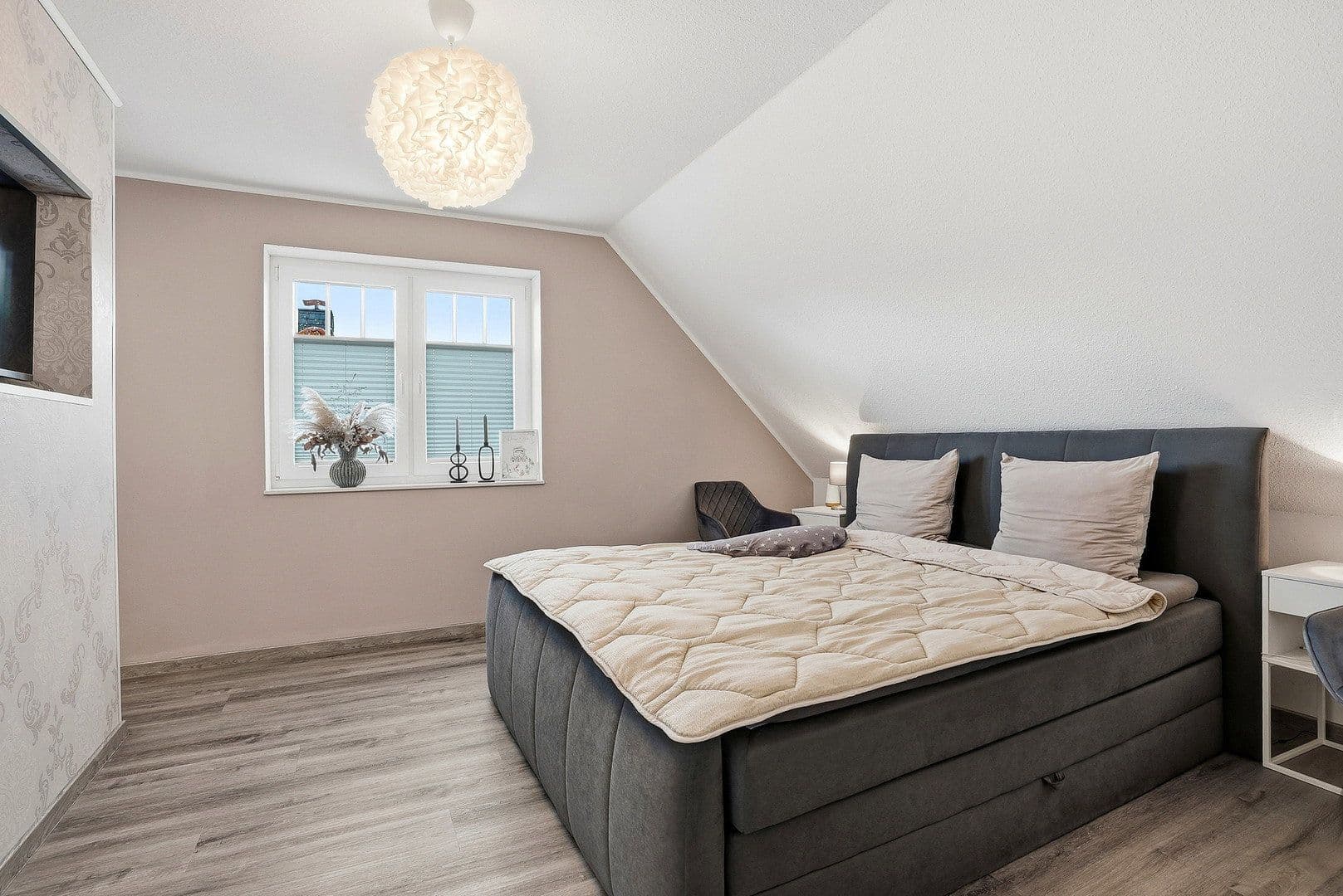 Prodej domu 193 m², pozemek 2.100 m², Westerholt, Dolní Sasko Prodej domu 193 m², pozemek 2.100 m², Westerholt, Dolní Sasko