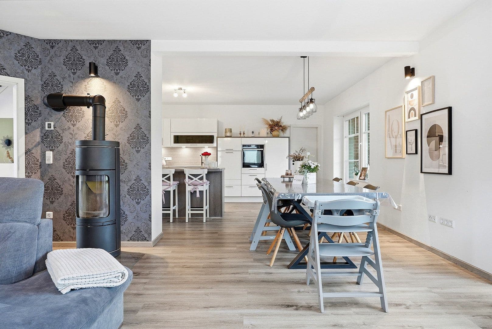 Prodej domu 193 m², pozemek 2.100 m², Westerholt, Dolní Sasko Prodej domu 193 m², pozemek 2.100 m², Westerholt, Dolní Sasko