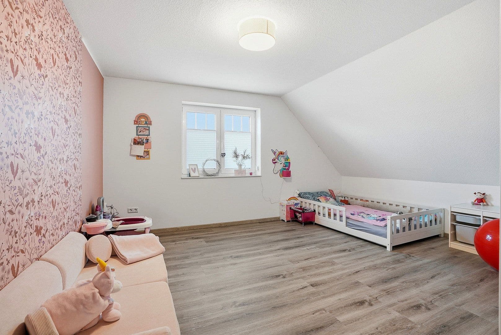 Prodej domu 193 m², pozemek 2.100 m², Westerholt, Dolní Sasko Prodej domu 193 m², pozemek 2.100 m², Westerholt, Dolní Sasko