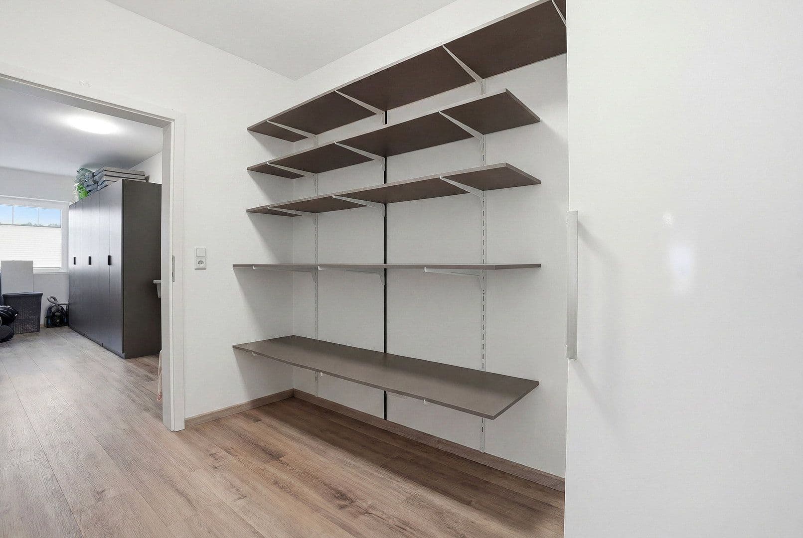 Prodej domu 193 m², pozemek 2.100 m², Westerholt, Dolní Sasko Prodej domu 193 m², pozemek 2.100 m², Westerholt, Dolní Sasko