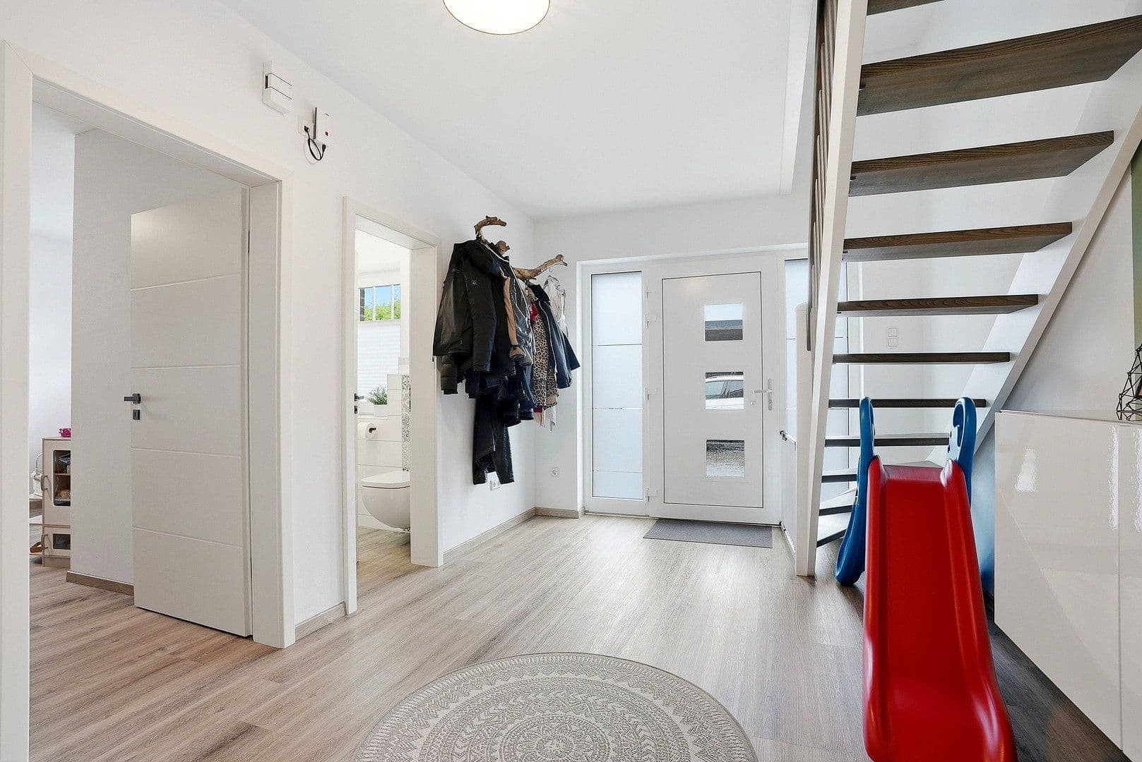 Prodej domu 193 m², pozemek 2.100 m², Westerholt, Dolní Sasko Prodej domu 193 m², pozemek 2.100 m², Westerholt, Dolní Sasko
