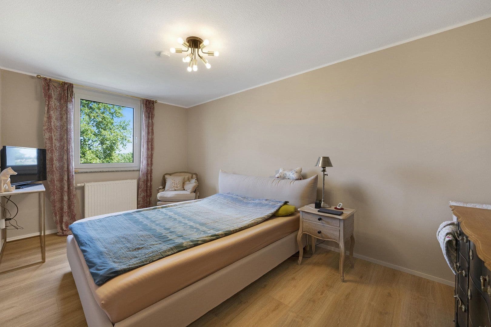 Prodej domu 134 m², pozemek 390 m², Alter Darmstädter Weg 15a, Roßdorf, Hessen Prodej domu 134 m², pozemek 390 m², Alter Darmstädter Weg 15a, Roßdorf, Hessen