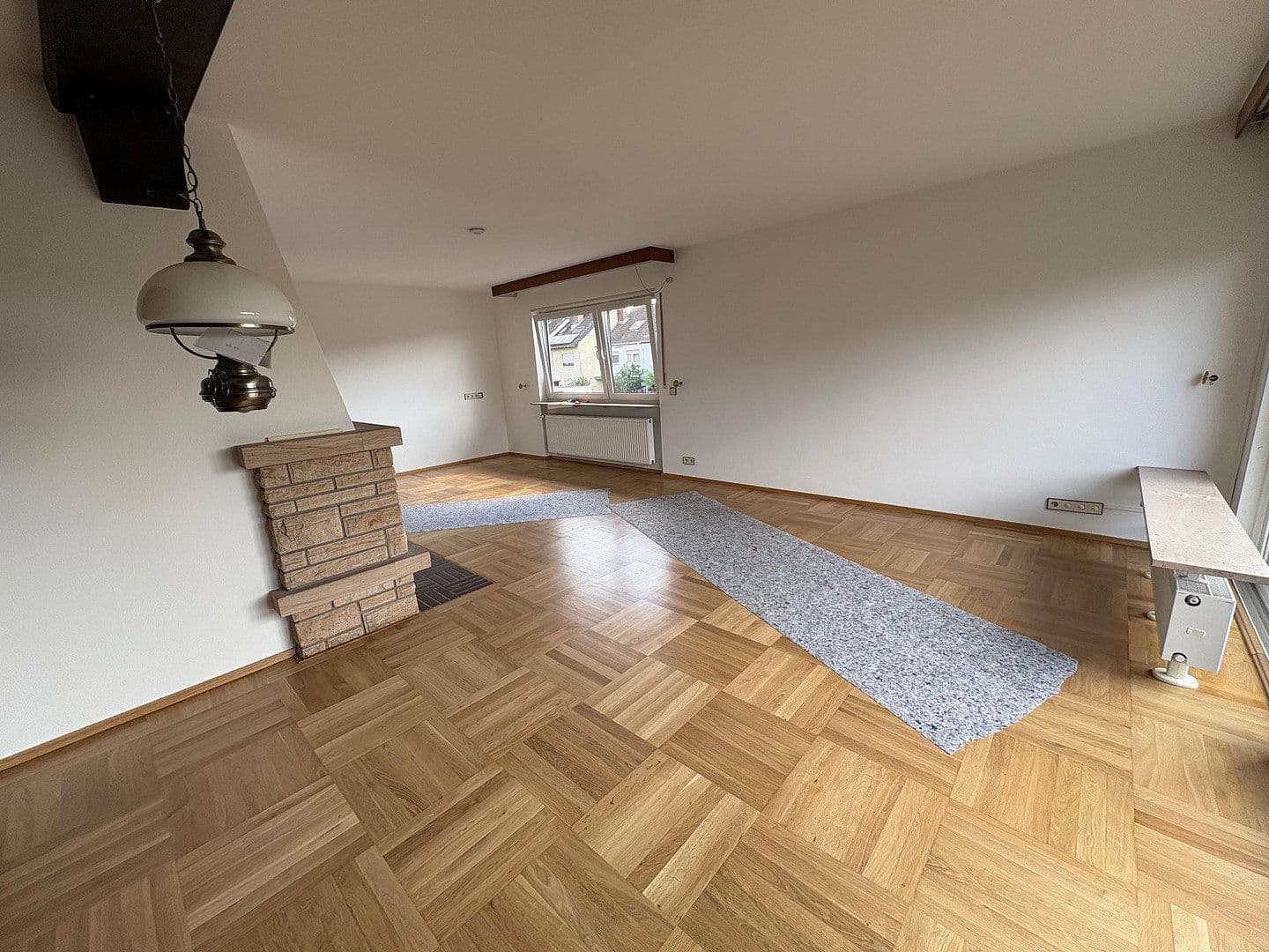 Pronájem bytu 4+1 107 m², Edingen-Neckarhausen, Bádensko-Württembersko Pronájem bytu 4+1 107 m², Edingen-Neckarhausen, Bádensko-Württembersko