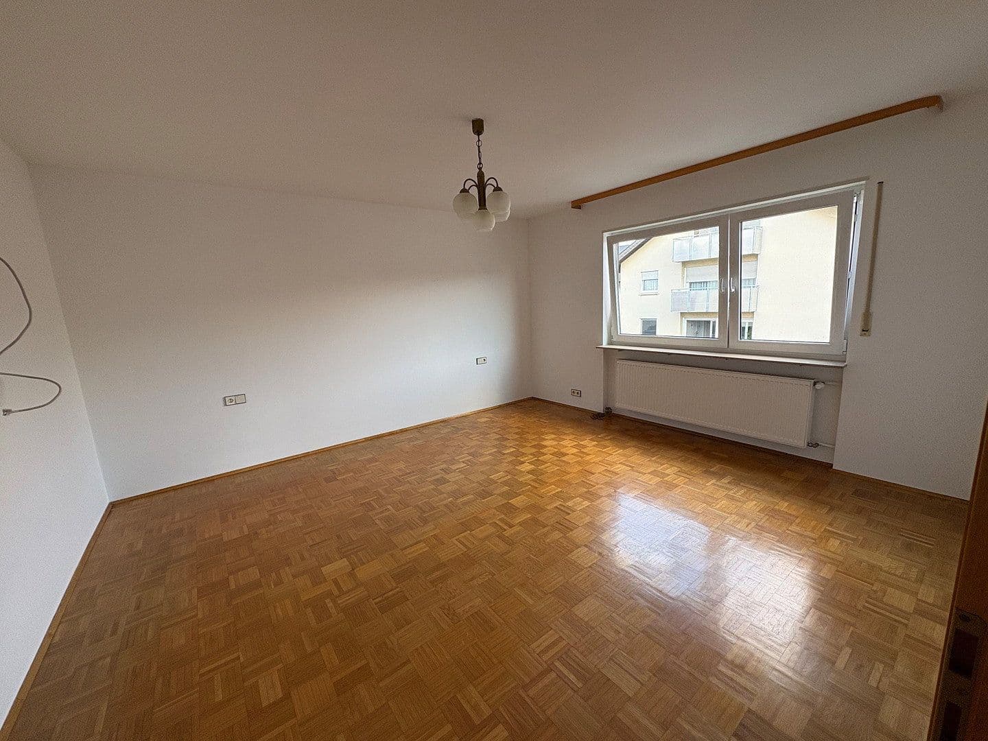 Pronájem bytu 4+1 107 m², Edingen-Neckarhausen, Bádensko-Württembersko Pronájem bytu 4+1 107 m², Edingen-Neckarhausen, Bádensko-Württembersko