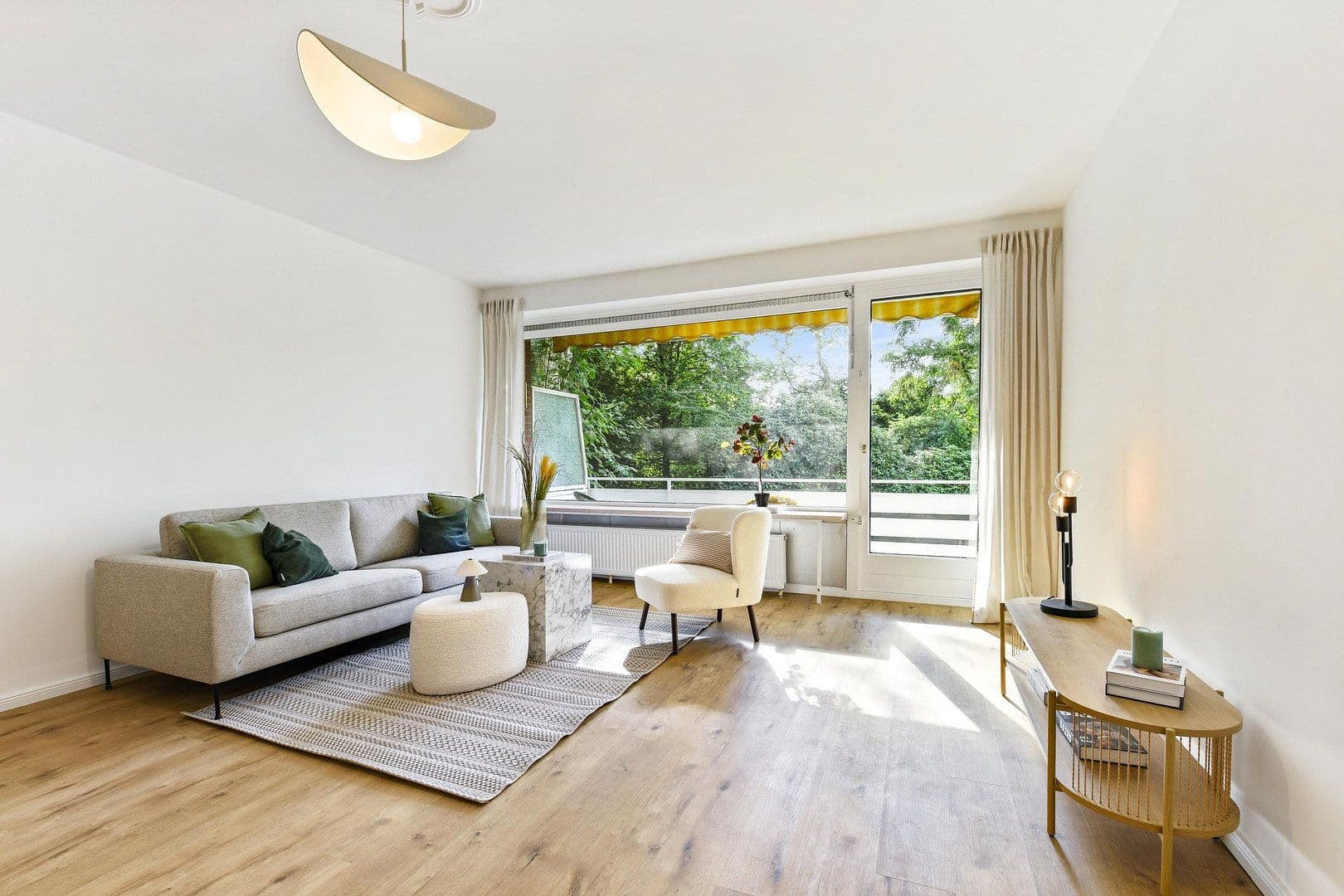 Prodej bytu 4+1 98 m², Hamburg, Hamburg Prodej bytu 4+1 98 m², Hamburg, Hamburg