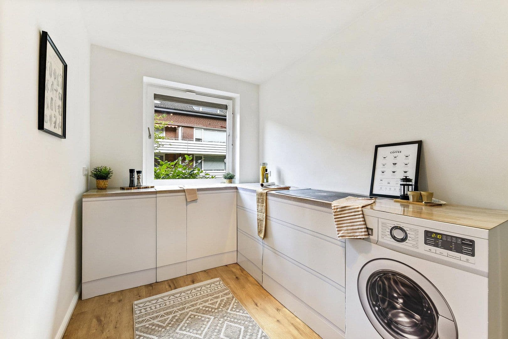 Prodej bytu 4+1 98 m², Hamburg, Hamburg Prodej bytu 4+1 98 m², Hamburg, Hamburg
