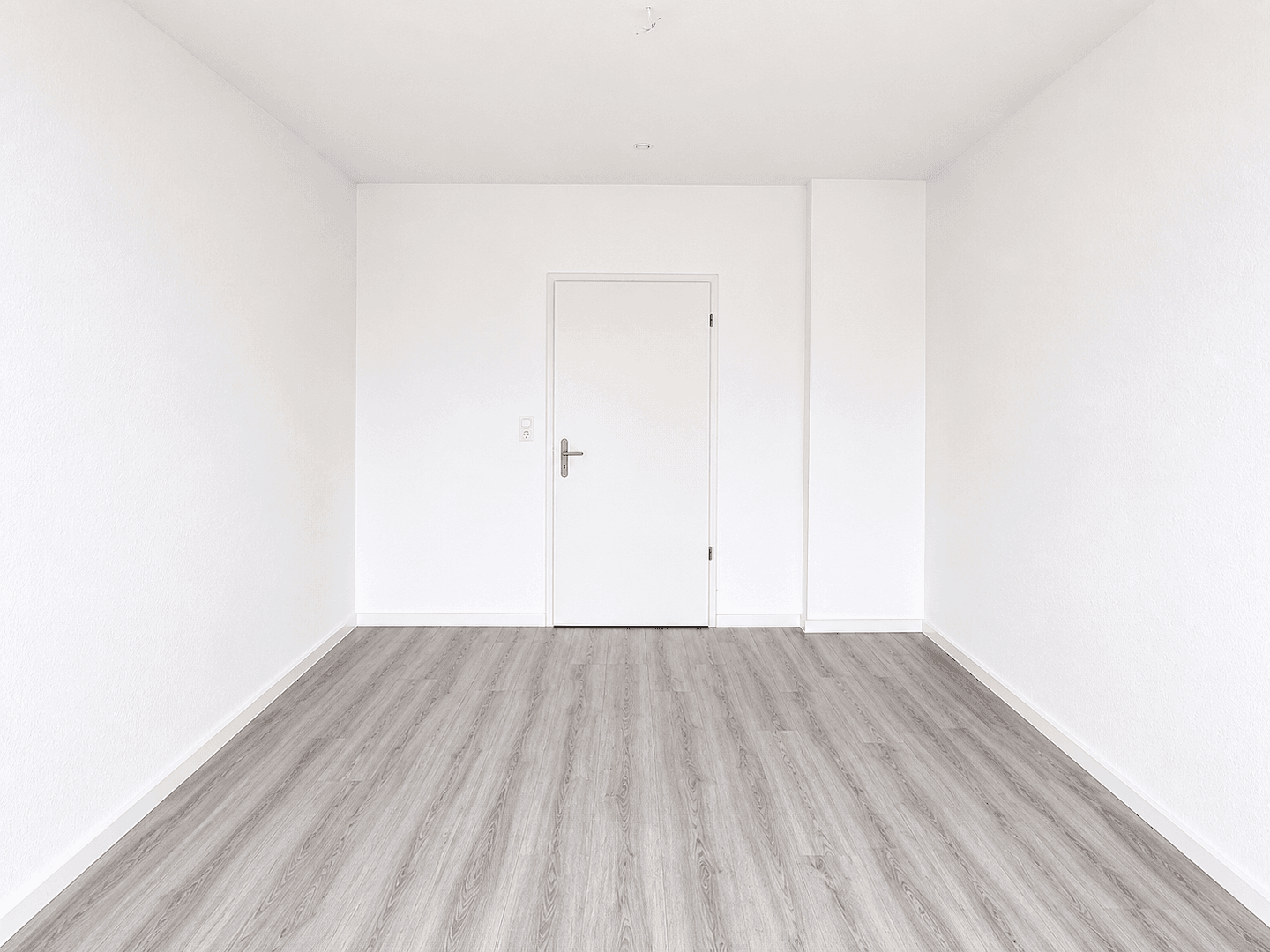 Pronájem bytu 4+1 85 m², Schillerstr. 5a, Wilhelmshaven, Dolní Sasko Pronájem bytu 4+1 85 m², Schillerstr. 5a, Wilhelmshaven, Dolní Sasko