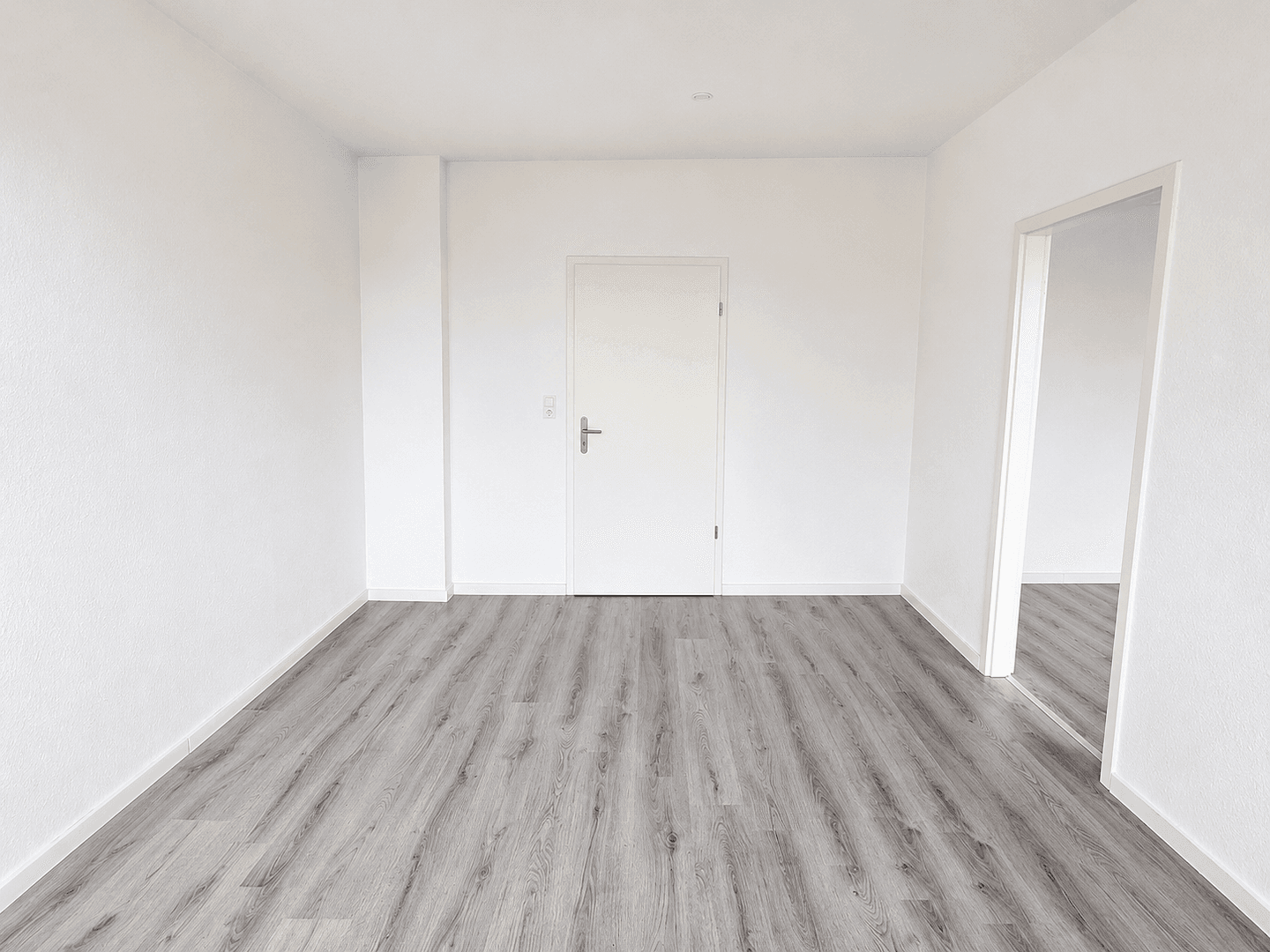 Pronájem bytu 4+1 85 m², Schillerstr. 5a, Wilhelmshaven, Dolní Sasko Pronájem bytu 4+1 85 m², Schillerstr. 5a, Wilhelmshaven, Dolní Sasko