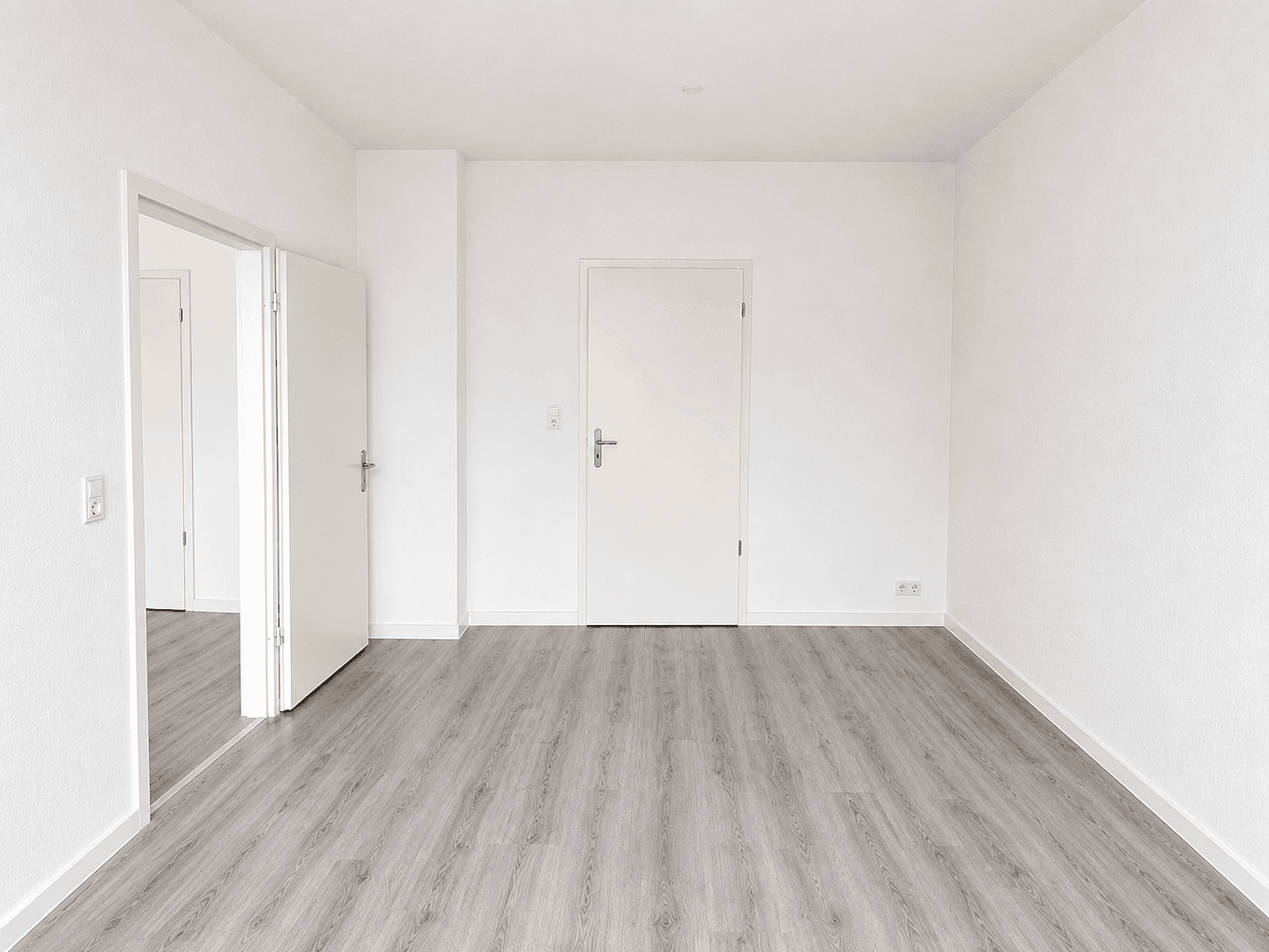 Pronájem bytu 4+1 85 m², Schillerstr. 5a, Wilhelmshaven, Dolní Sasko Pronájem bytu 4+1 85 m², Schillerstr. 5a, Wilhelmshaven, Dolní Sasko