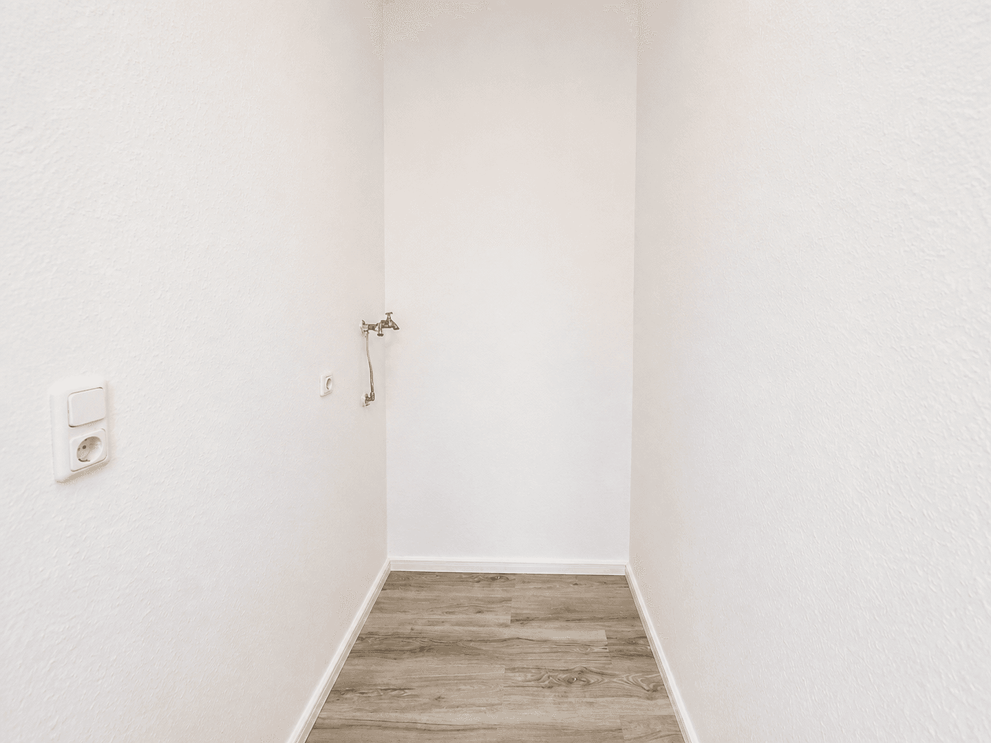 Pronájem bytu 3+1 71 m², Schillerstr. 5a, Wilhelmshaven, Dolní Sasko Pronájem bytu 3+1 71 m², Schillerstr. 5a, Wilhelmshaven, Dolní Sasko