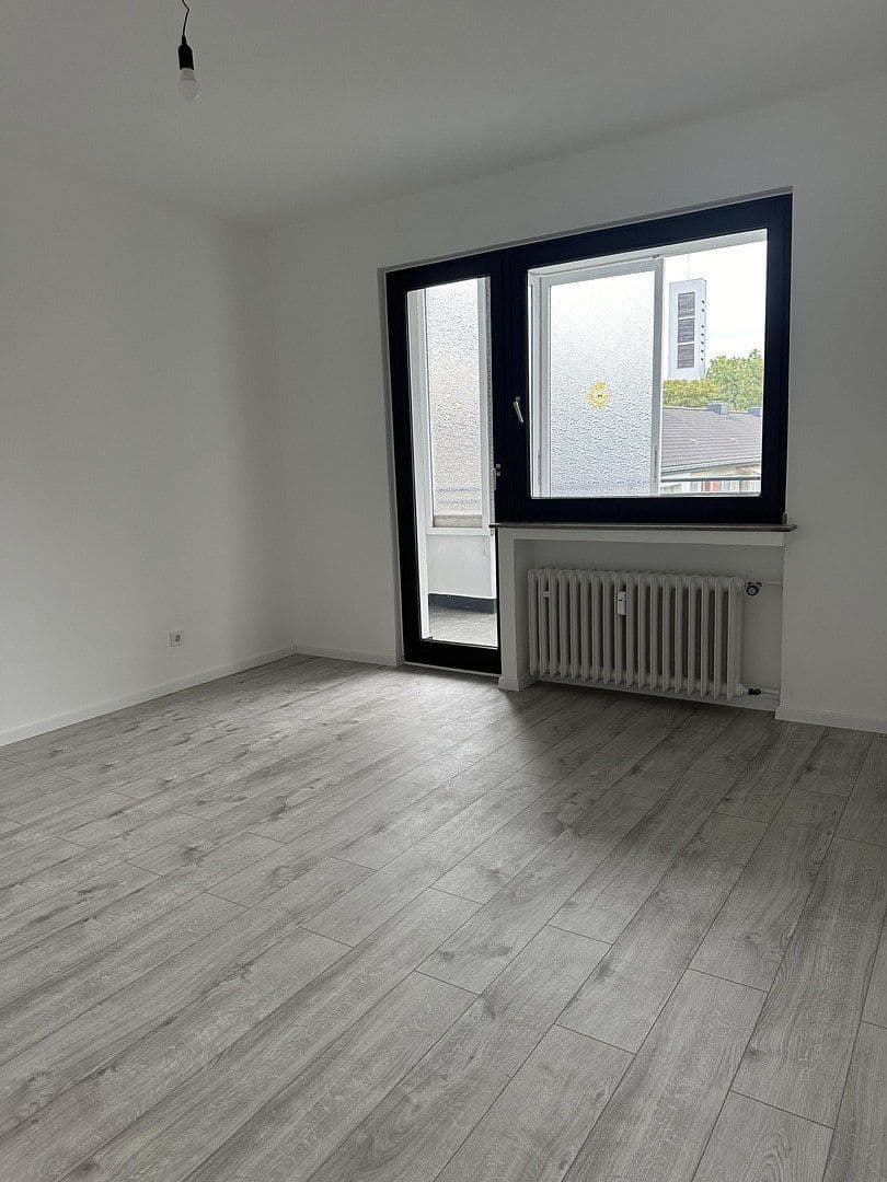 Pronájem bytu 3+1 91 m², Heinrichstraße 107, Düsseldorf, Severní Porýní-Vestfálsko Pronájem bytu 3+1 91 m², Heinrichstraße 107, Düsseldorf, Severní Porýní-Vestfálsko
