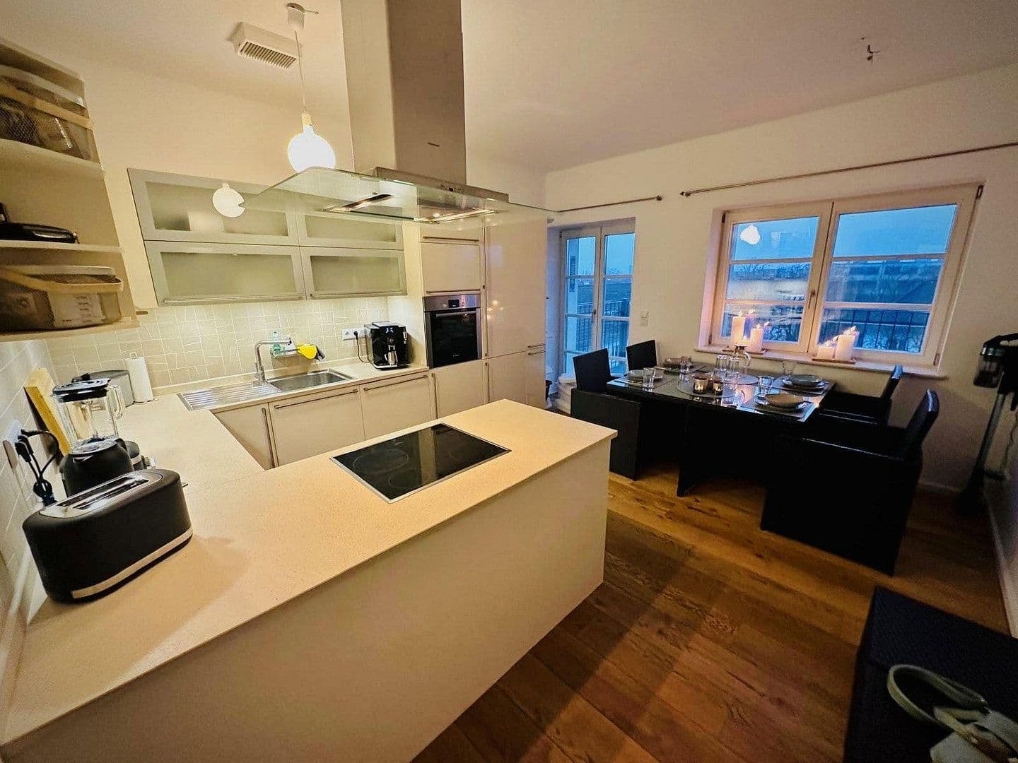 Prodej bytu 3+1 92 m², Gutenbergstr. 33, Berlin, Berlín Prodej bytu 3+1 92 m², Gutenbergstr. 33, Berlin, Berlín