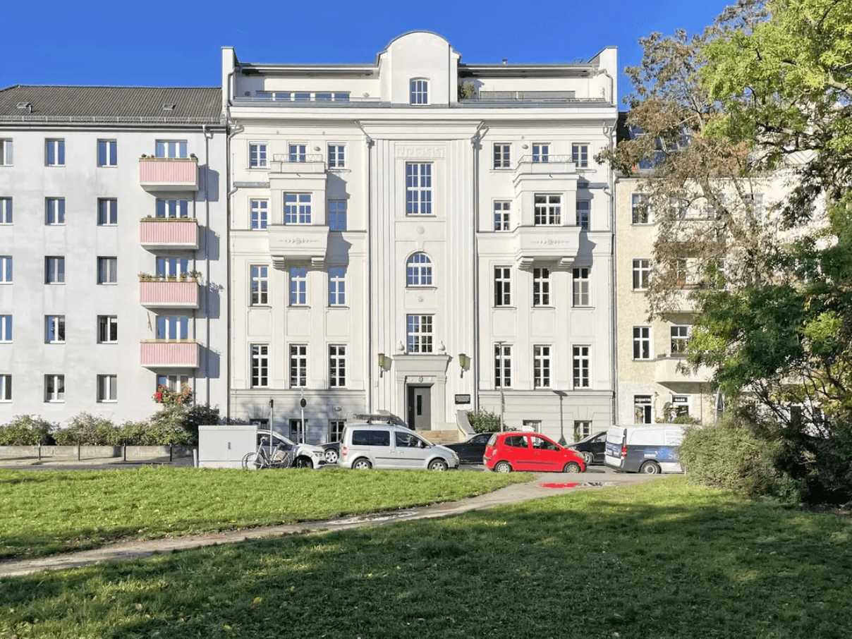 Prodej bytu 3+1 92 m², Gutenbergstr. 33, Berlin, Berlín Prodej bytu 3+1 92 m², Gutenbergstr. 33, Berlin, Berlín